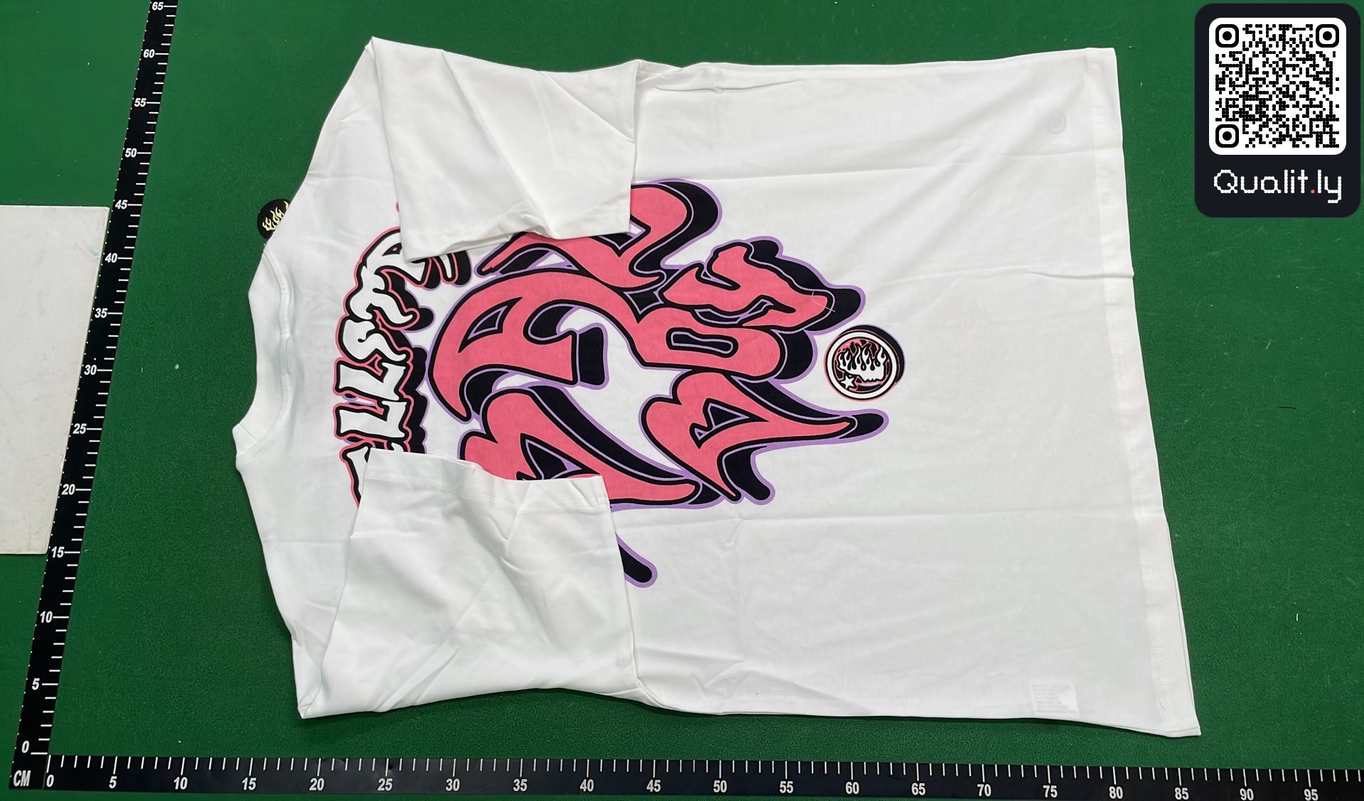 T-shirt QC photo 3 of 359