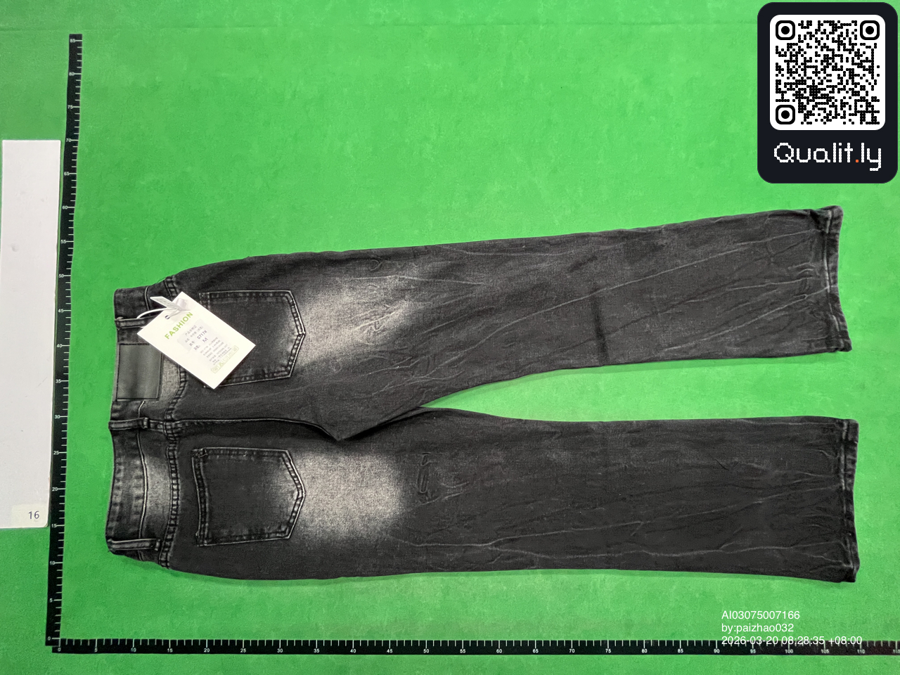 Jeans — foto QC 2 di 8