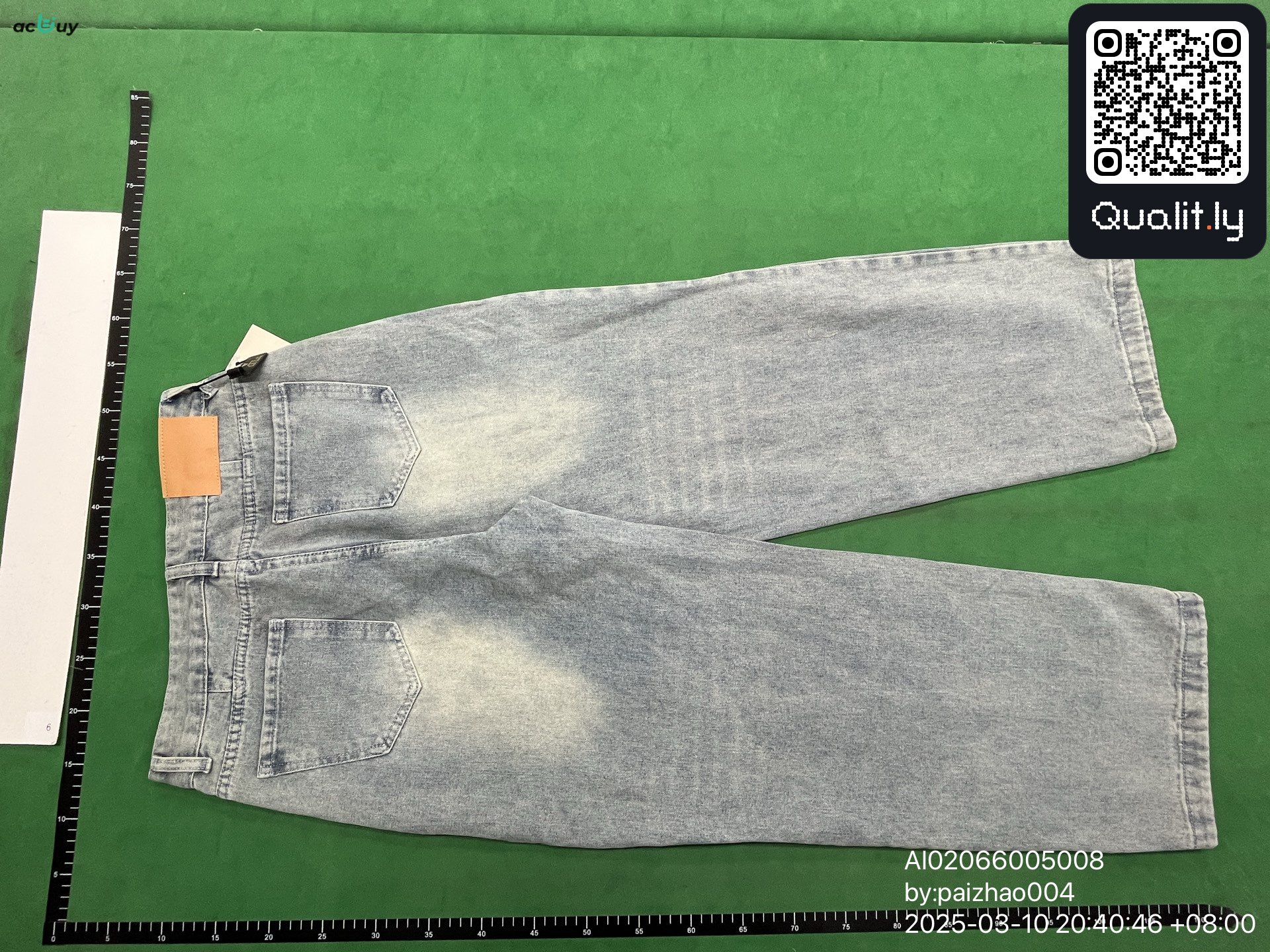 Jeans — QC-foto 2 av 8