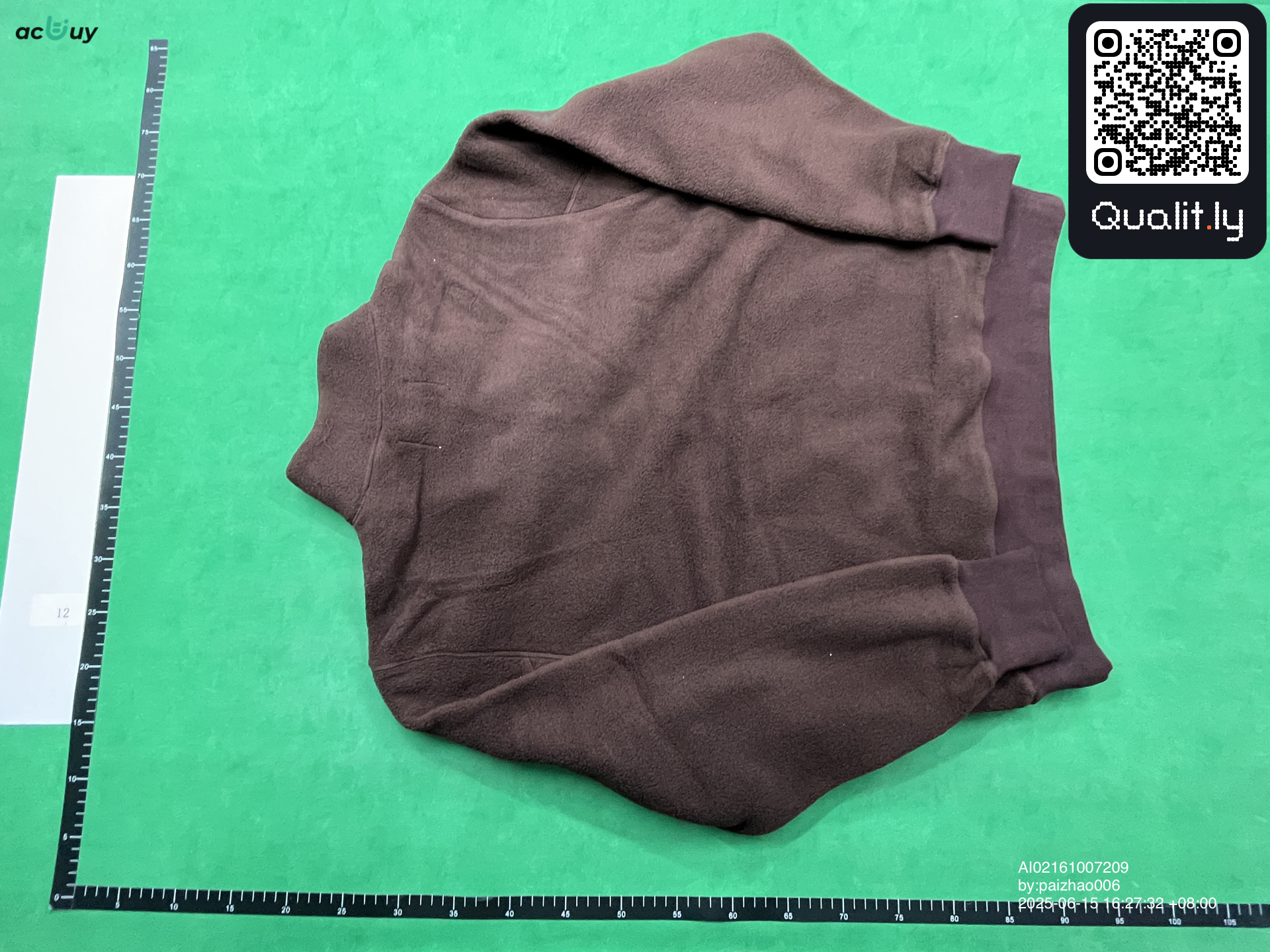 Sweater QC photo 2 of 30