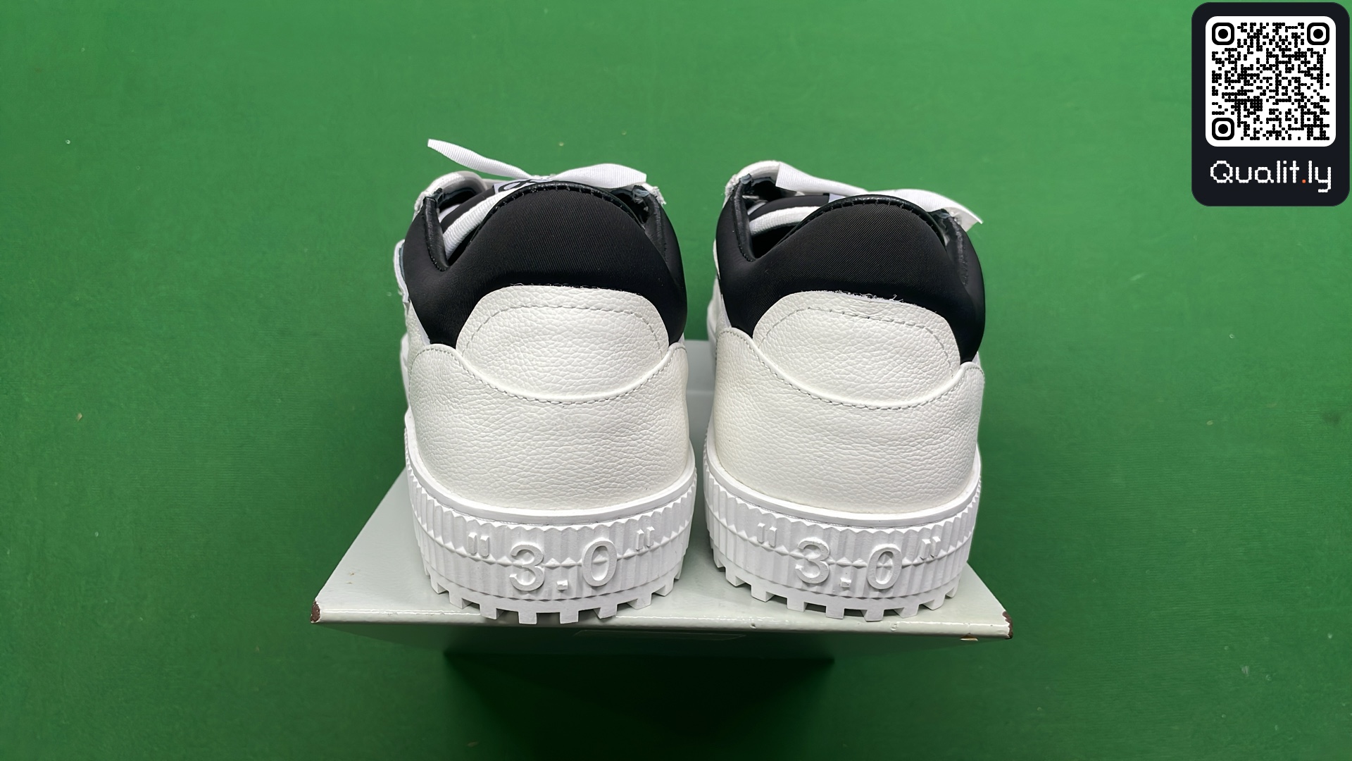 Sneaker — QC-Foto 3 von 6