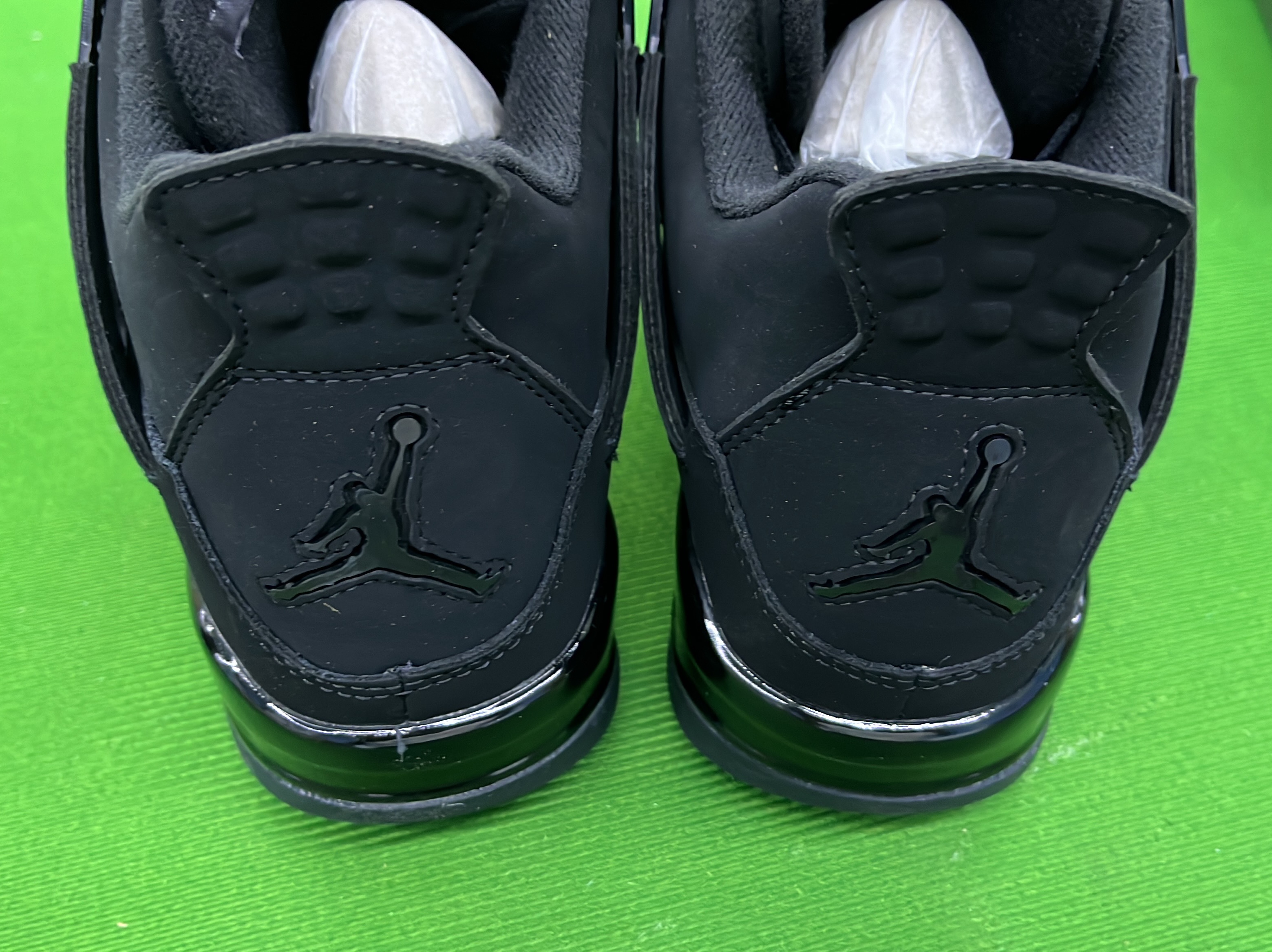 Sneakers QC photo 3 of 6
