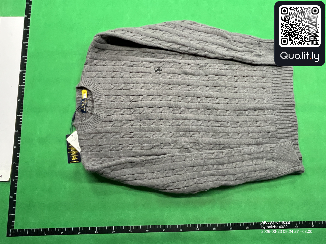Pull — photo QC 2 sur 126