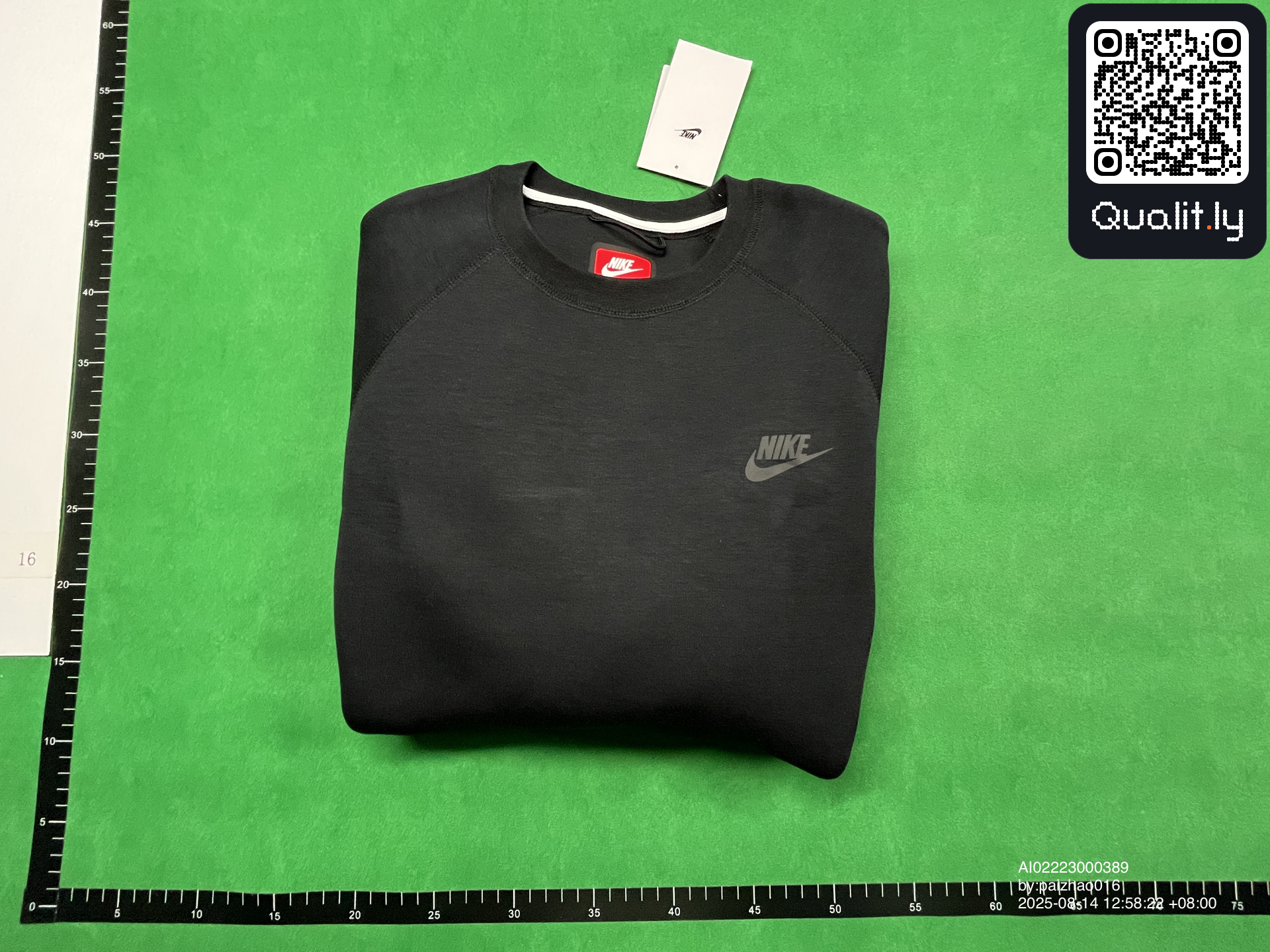 Sweater — QC-foto 1 van 22