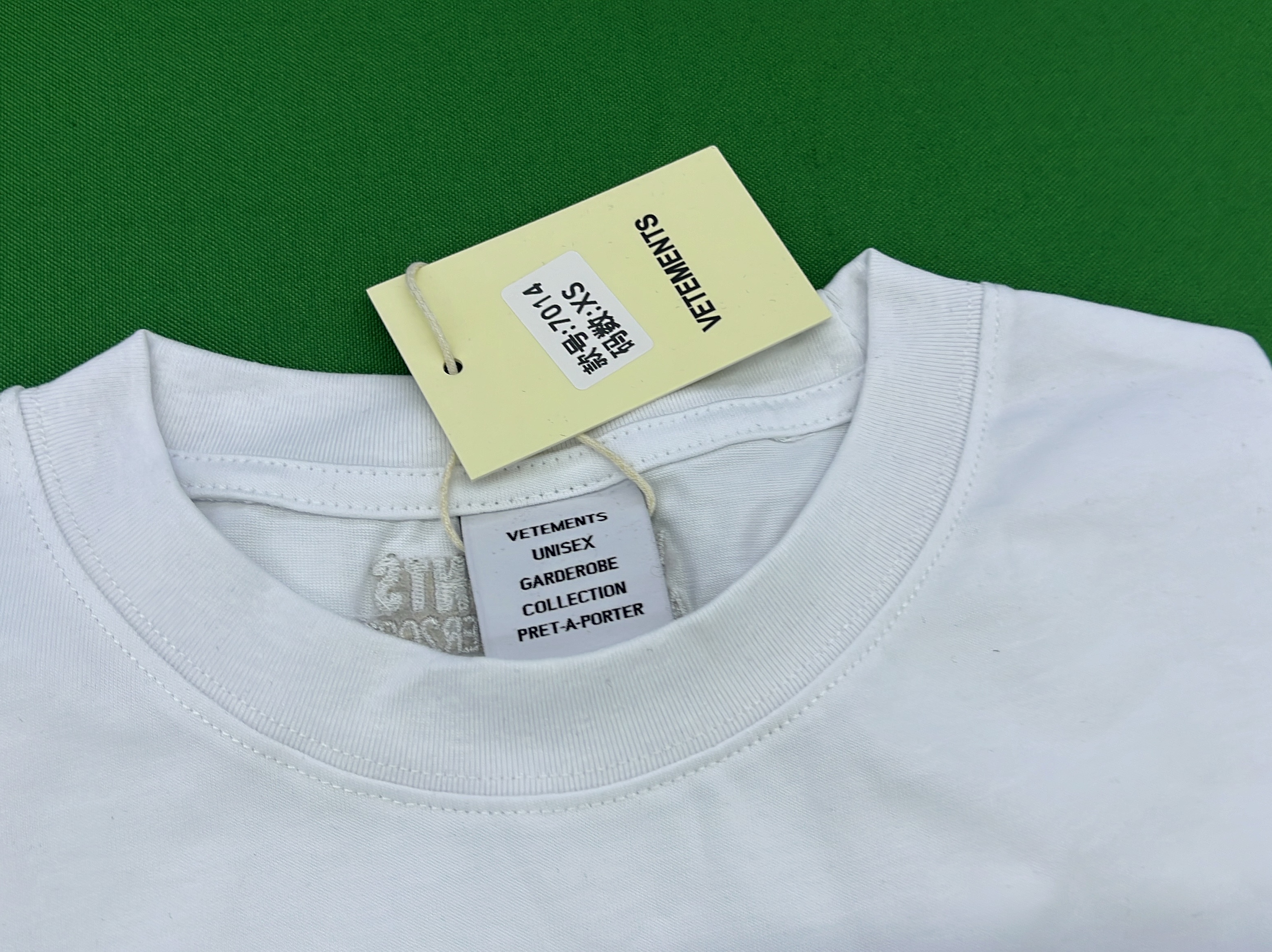 T-shirt — photo QC 2 sur 8