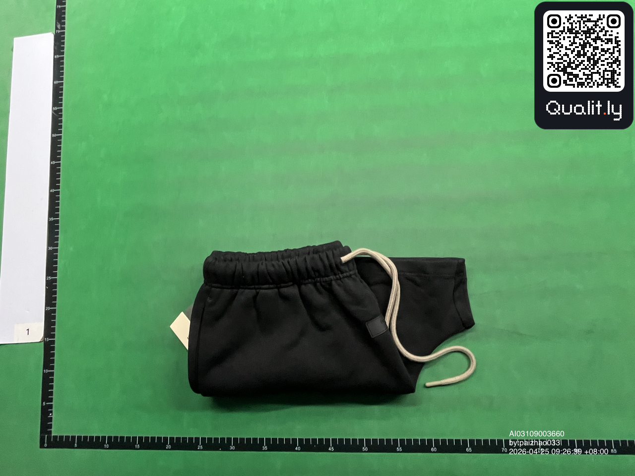 Shorts QC photo 1 of 52