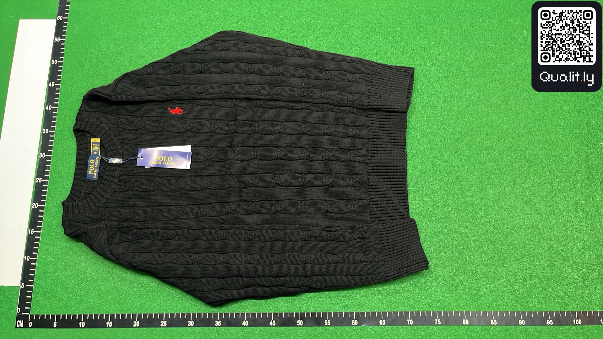 Pull — photo QC 2 sur 4