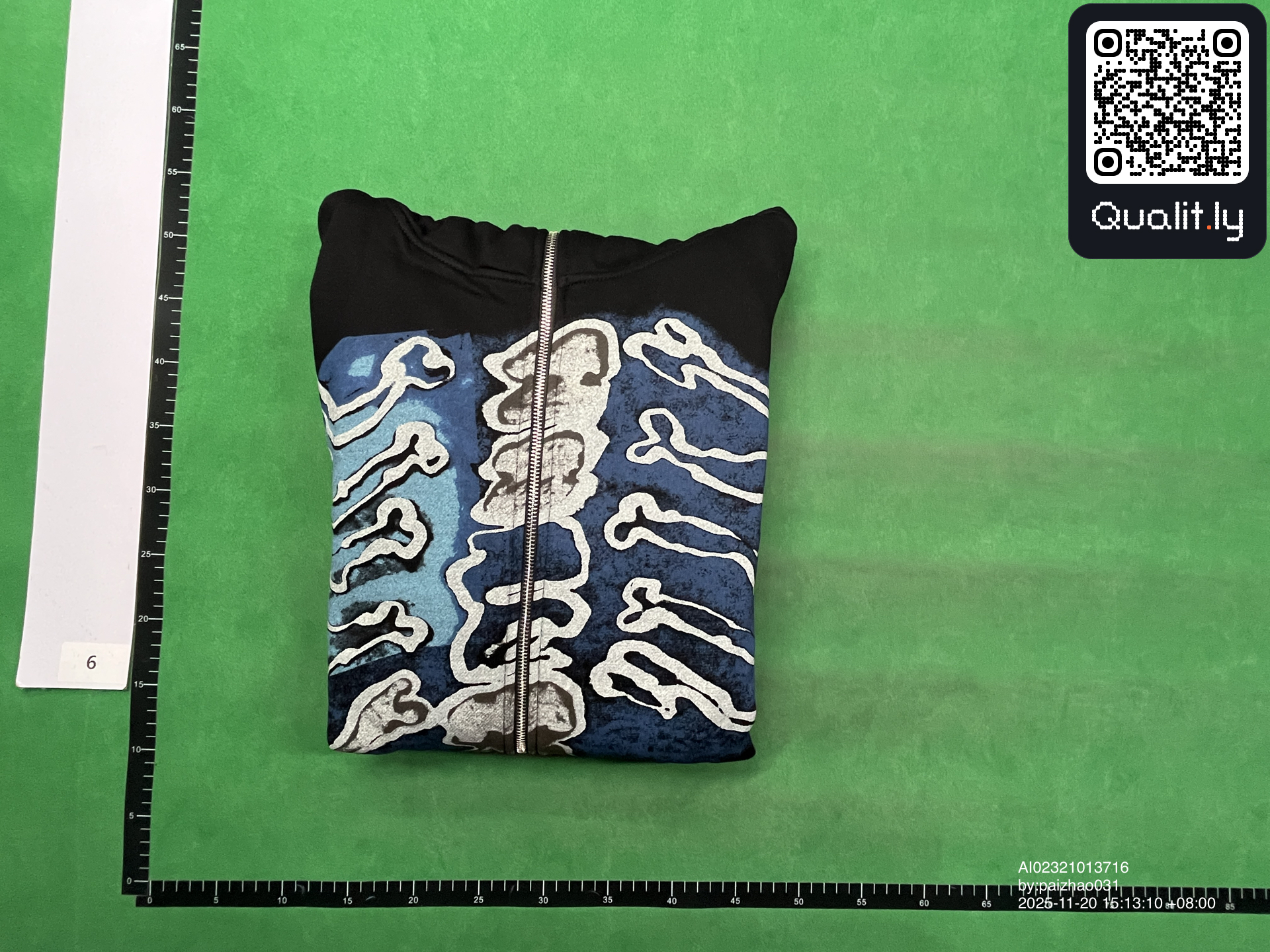 Sudadera con capucha — foto QC 1 de 8