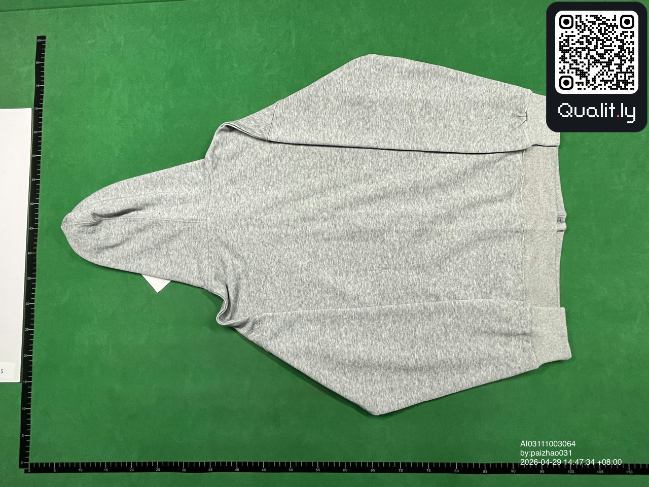 Hoodie — QC-foto 2 van 8