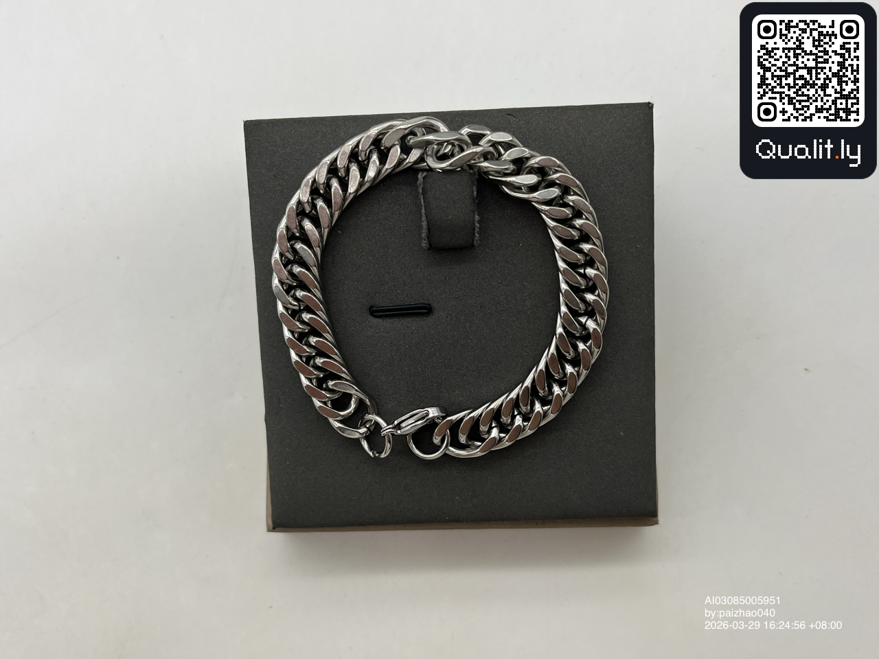 Schmuck — QC-Foto 3 von 13