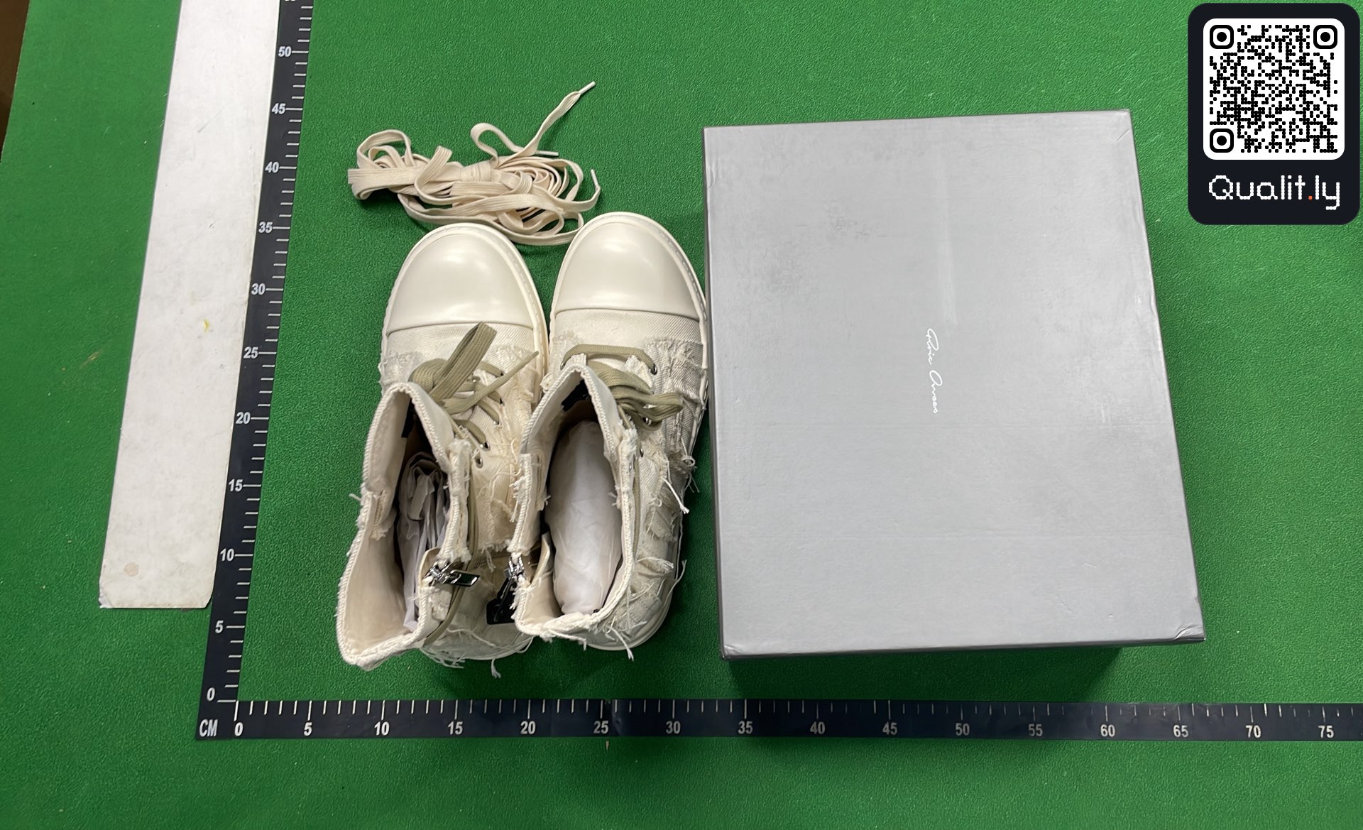 球鞋 QC 照片 1 / 6