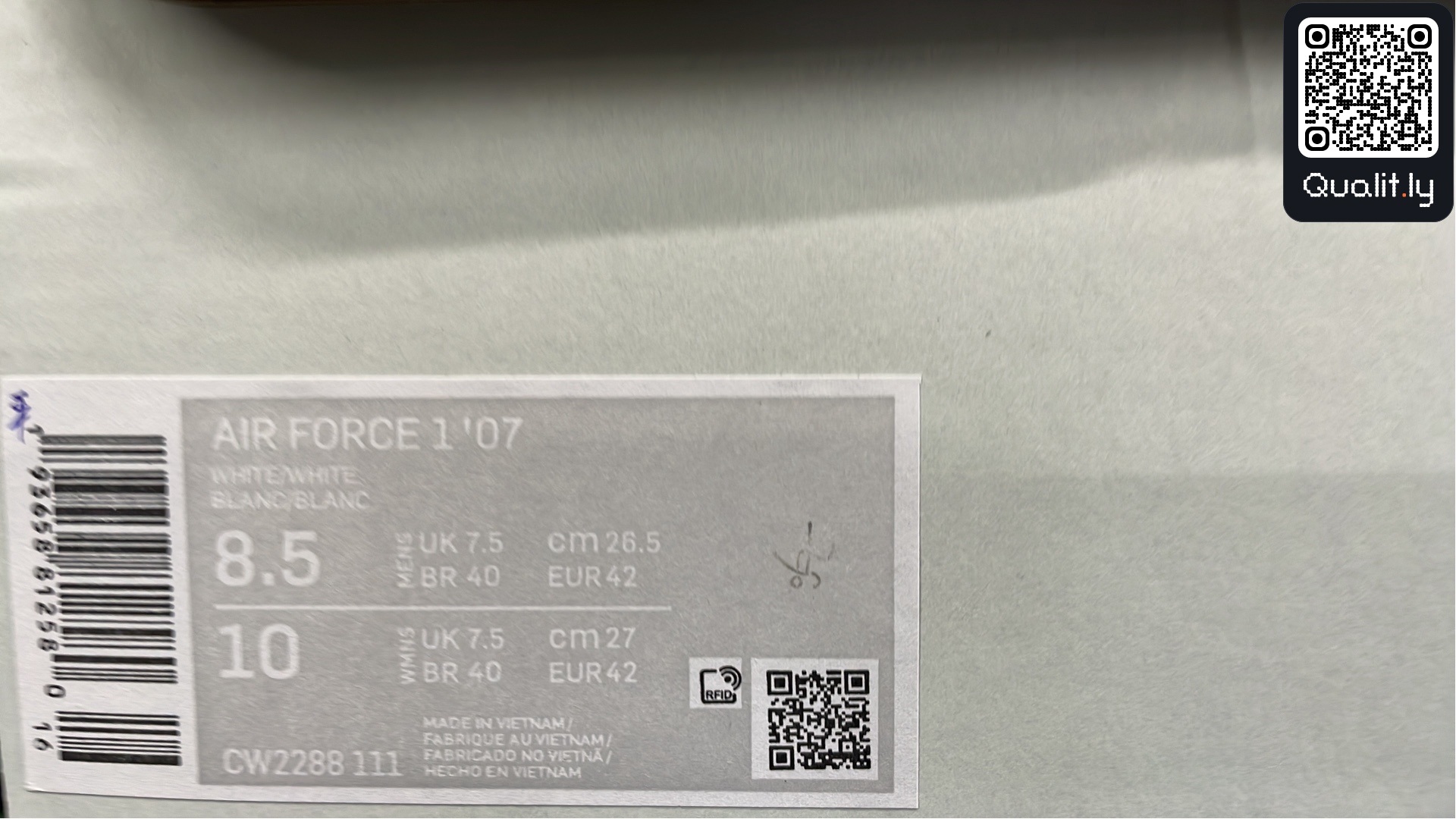 Sneakers — QC-foto 2 av 96