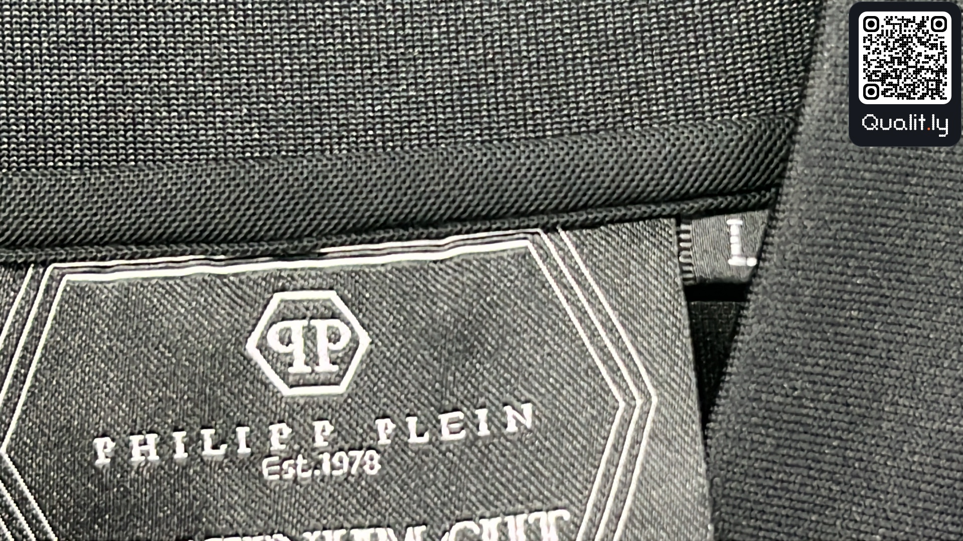 Tricou — fotografie QC 1 din 12