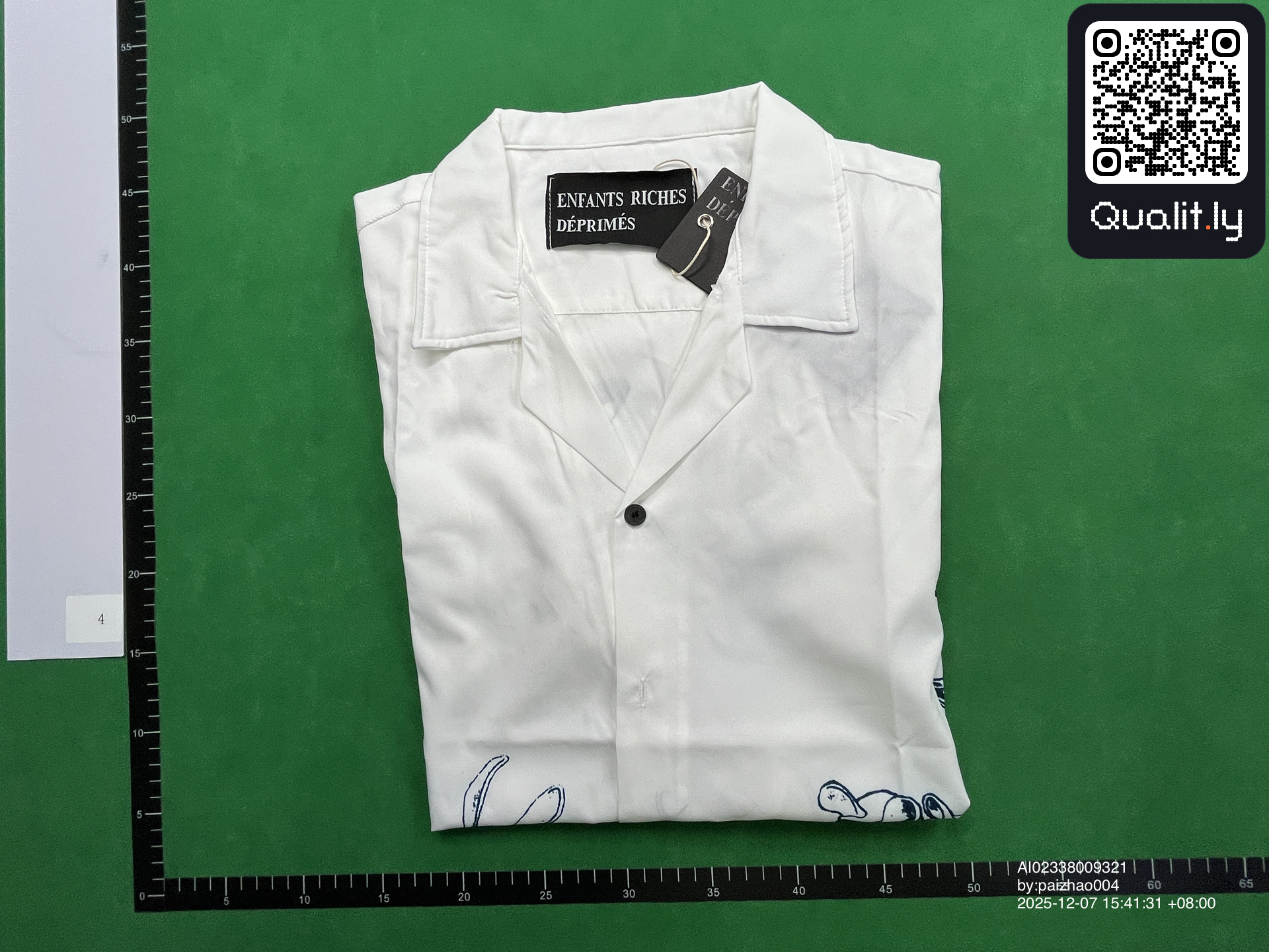 T-shirt — foto QC 1 di 18