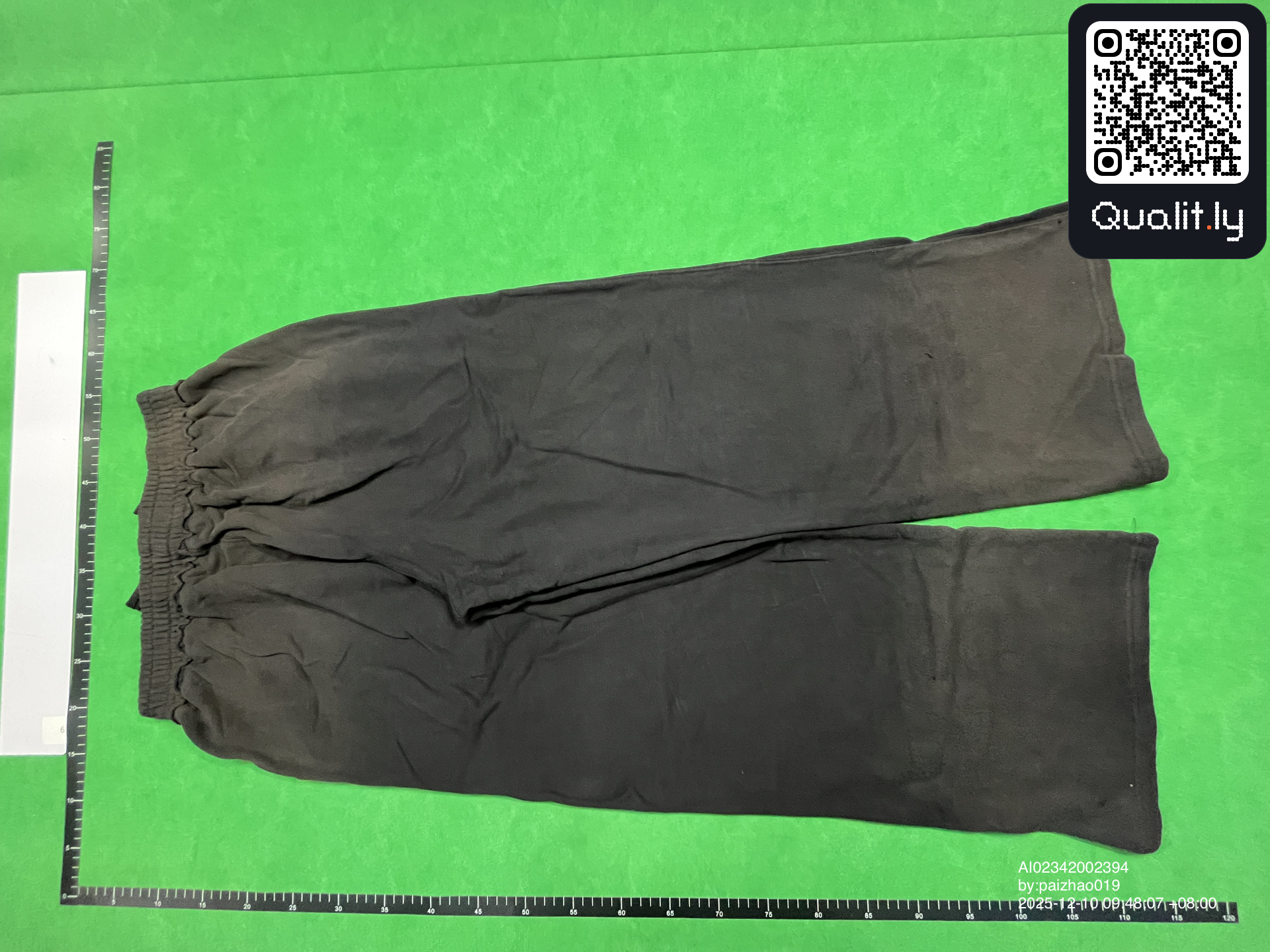 Pants QC photo 2 of 8