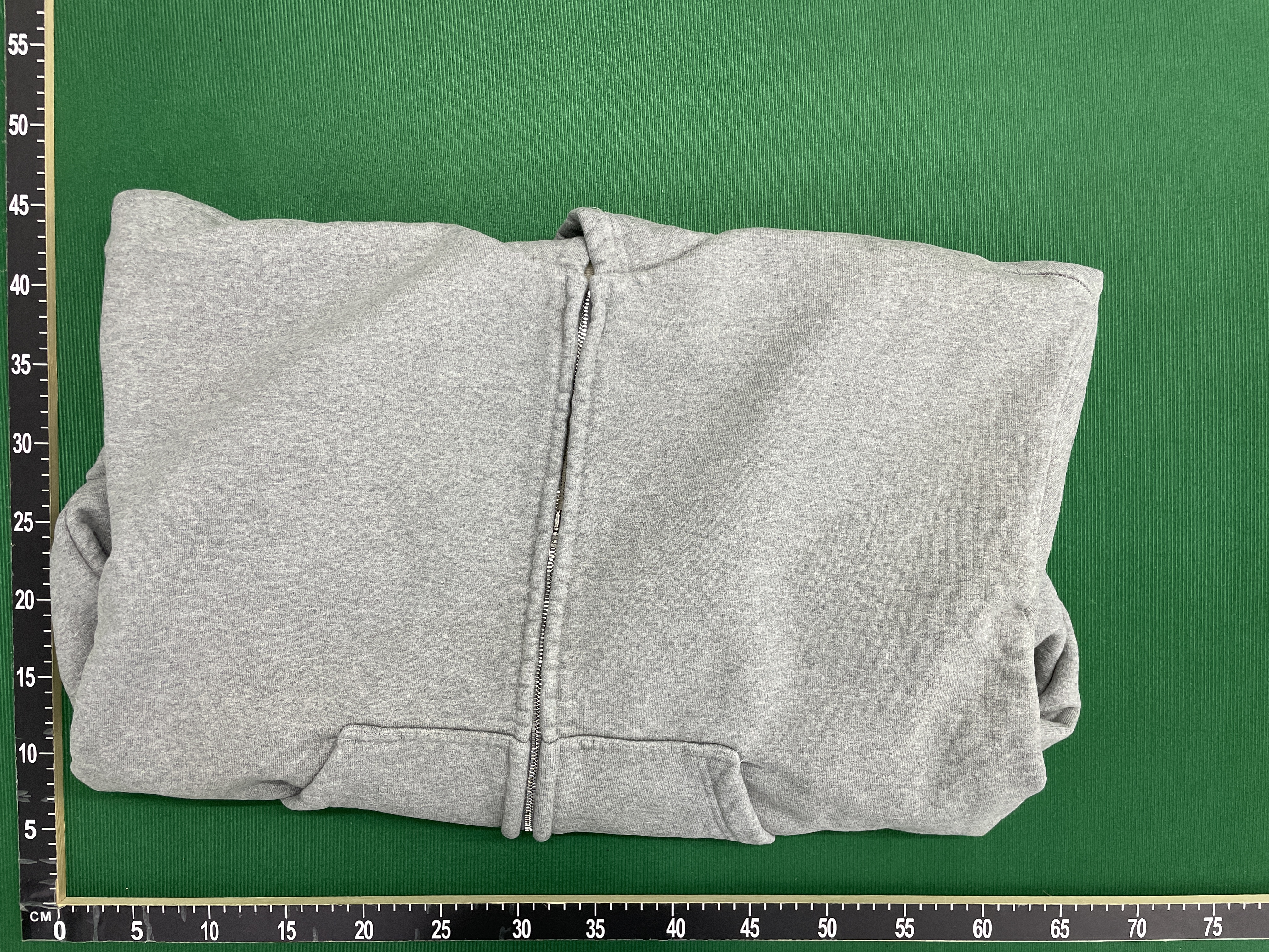 Sweat à capuche — photo QC 1 sur 22