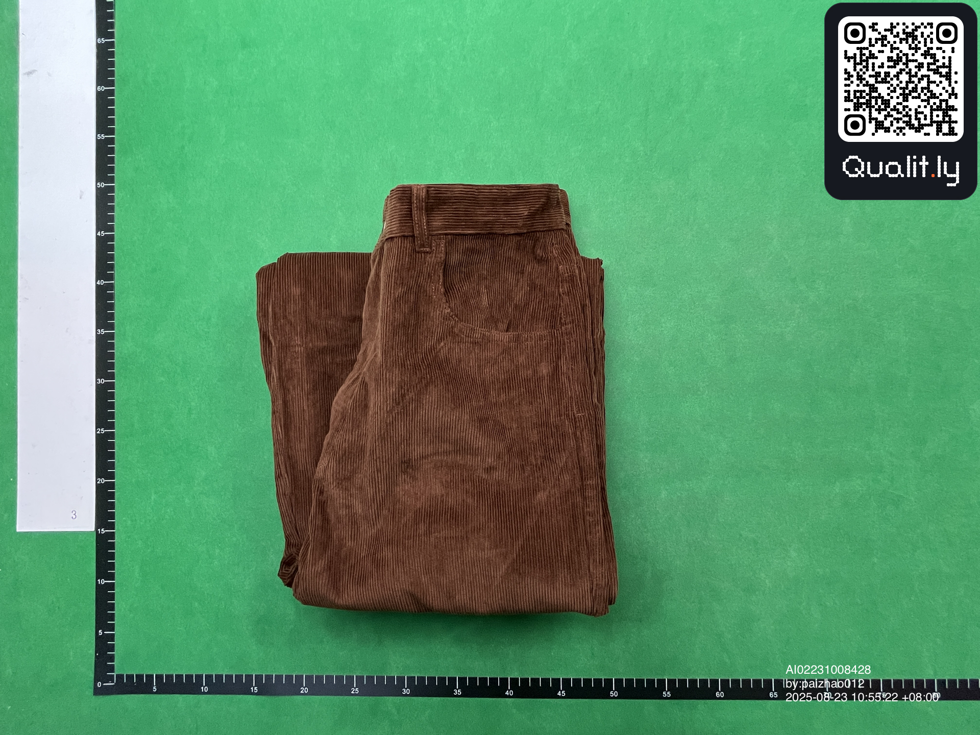 Pantaloni — foto QC 1 di 28