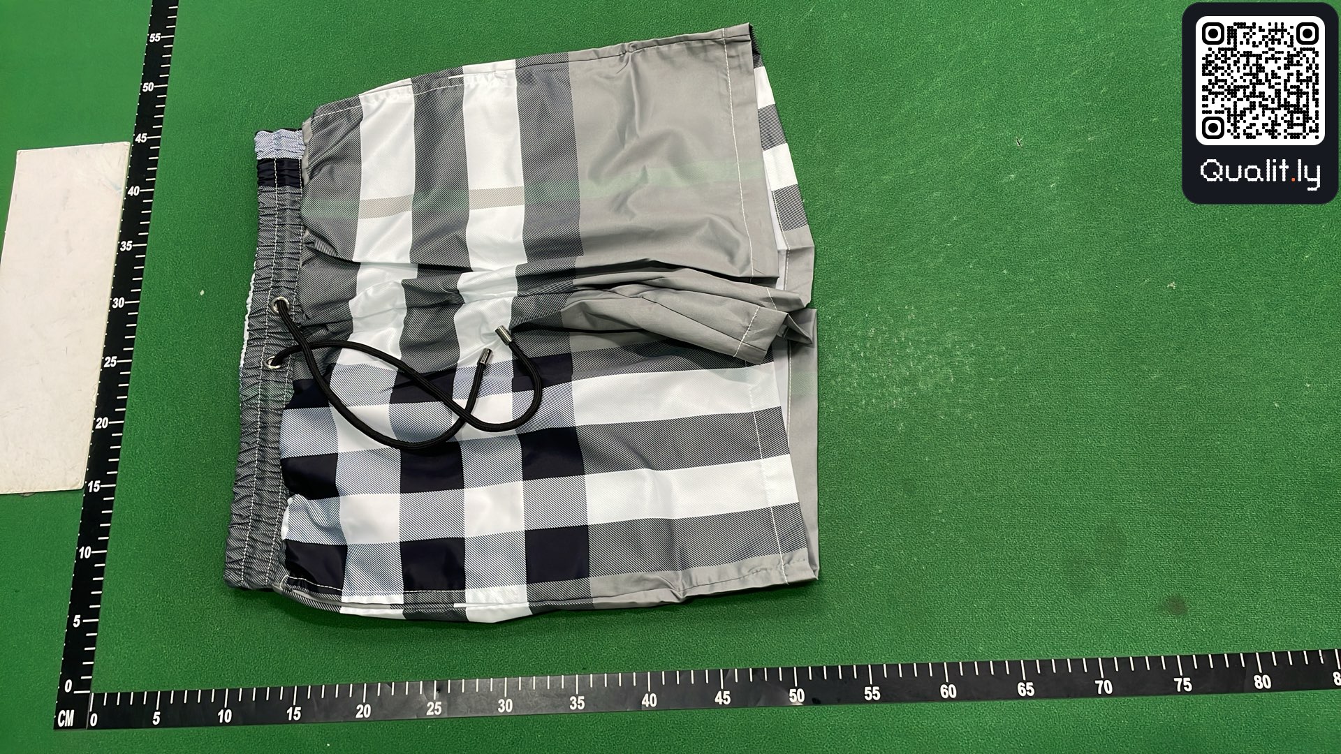 Pantalón corto — foto QC 2 de 76