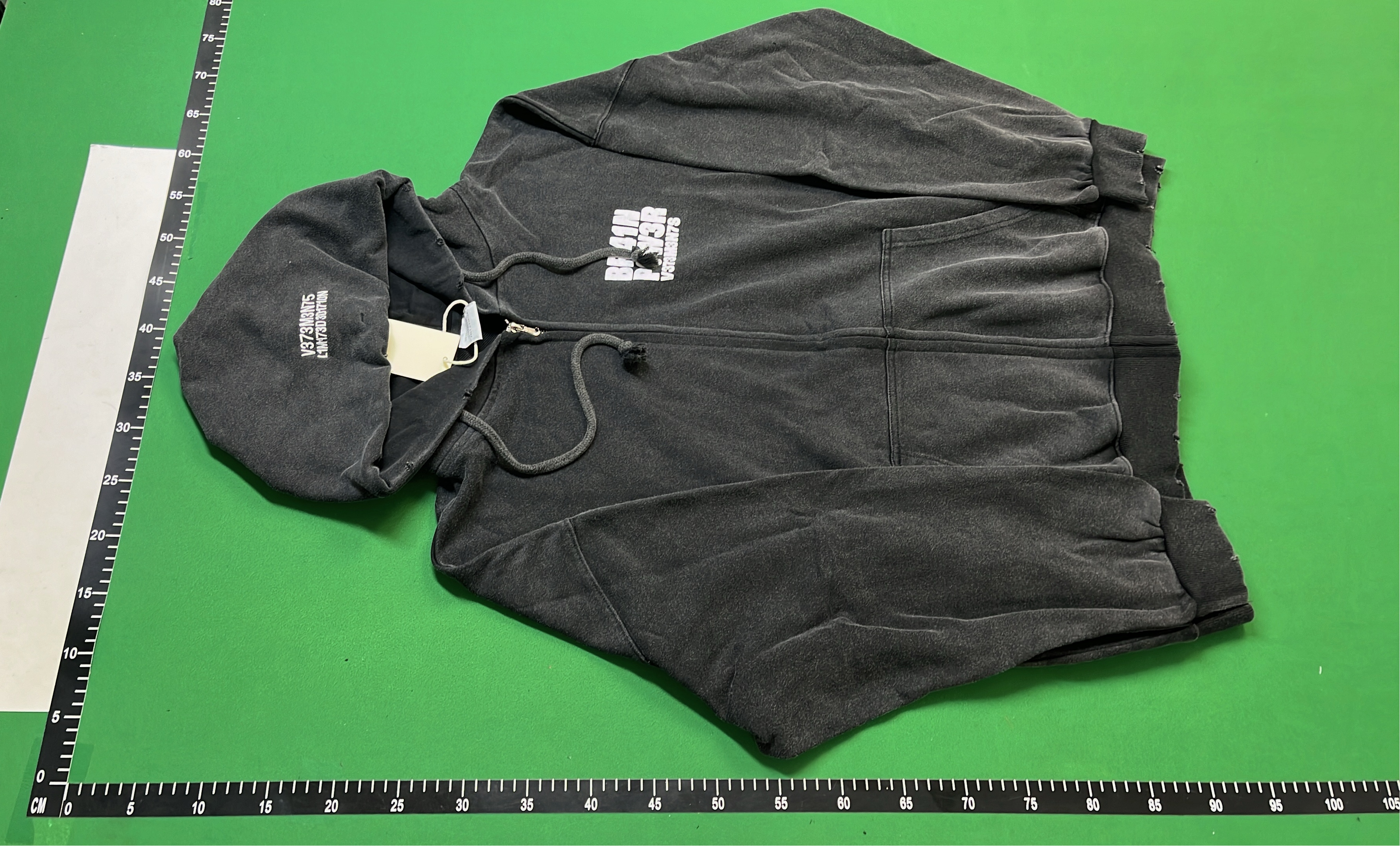 Hoodie QC photo 2 of 8