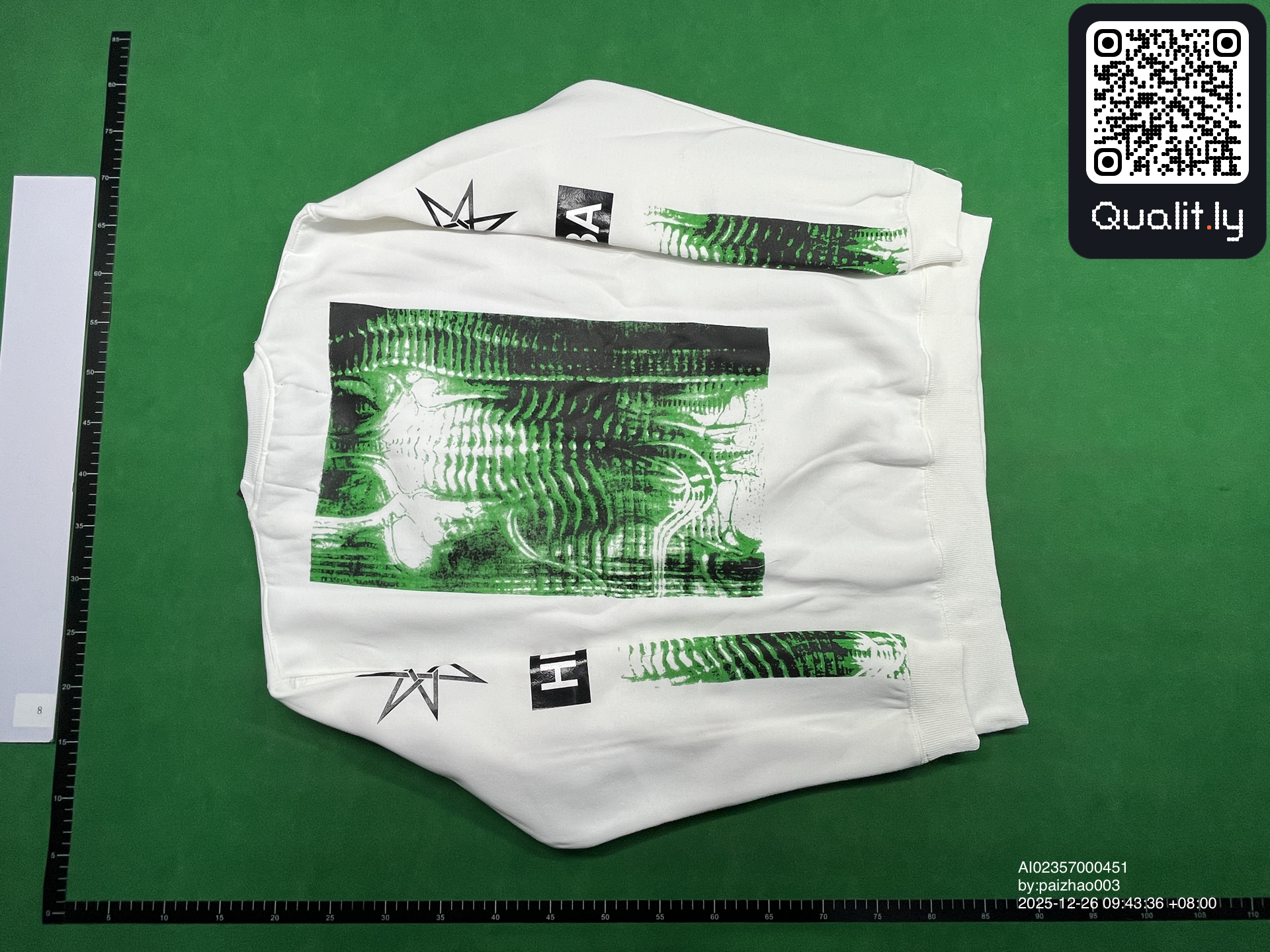 Sweat — photo QC 2 sur 8