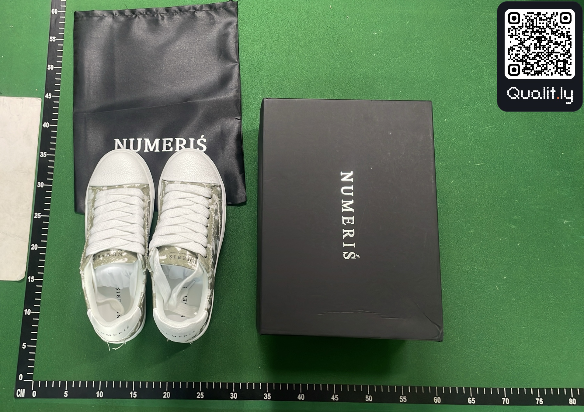 Sneakers — QC-foto 1 av 12