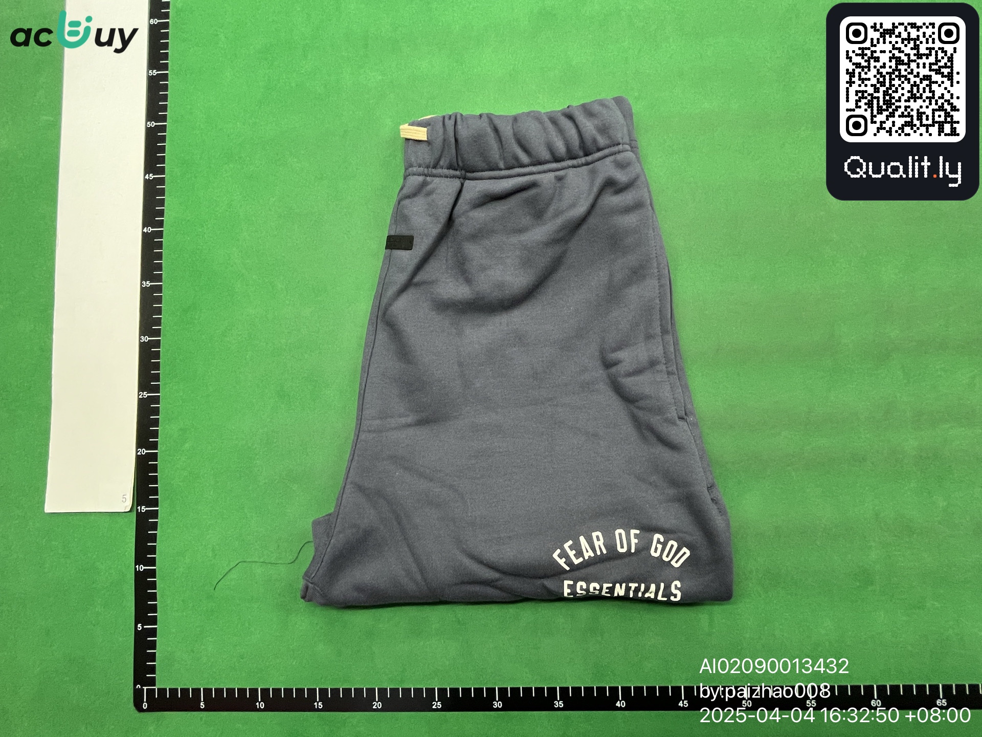 Shorts QC photo 1 of 17