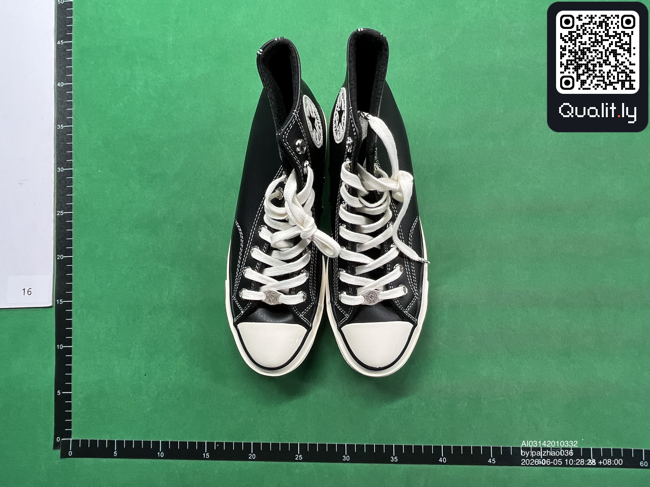 Sneakers QC photo 1 of 18