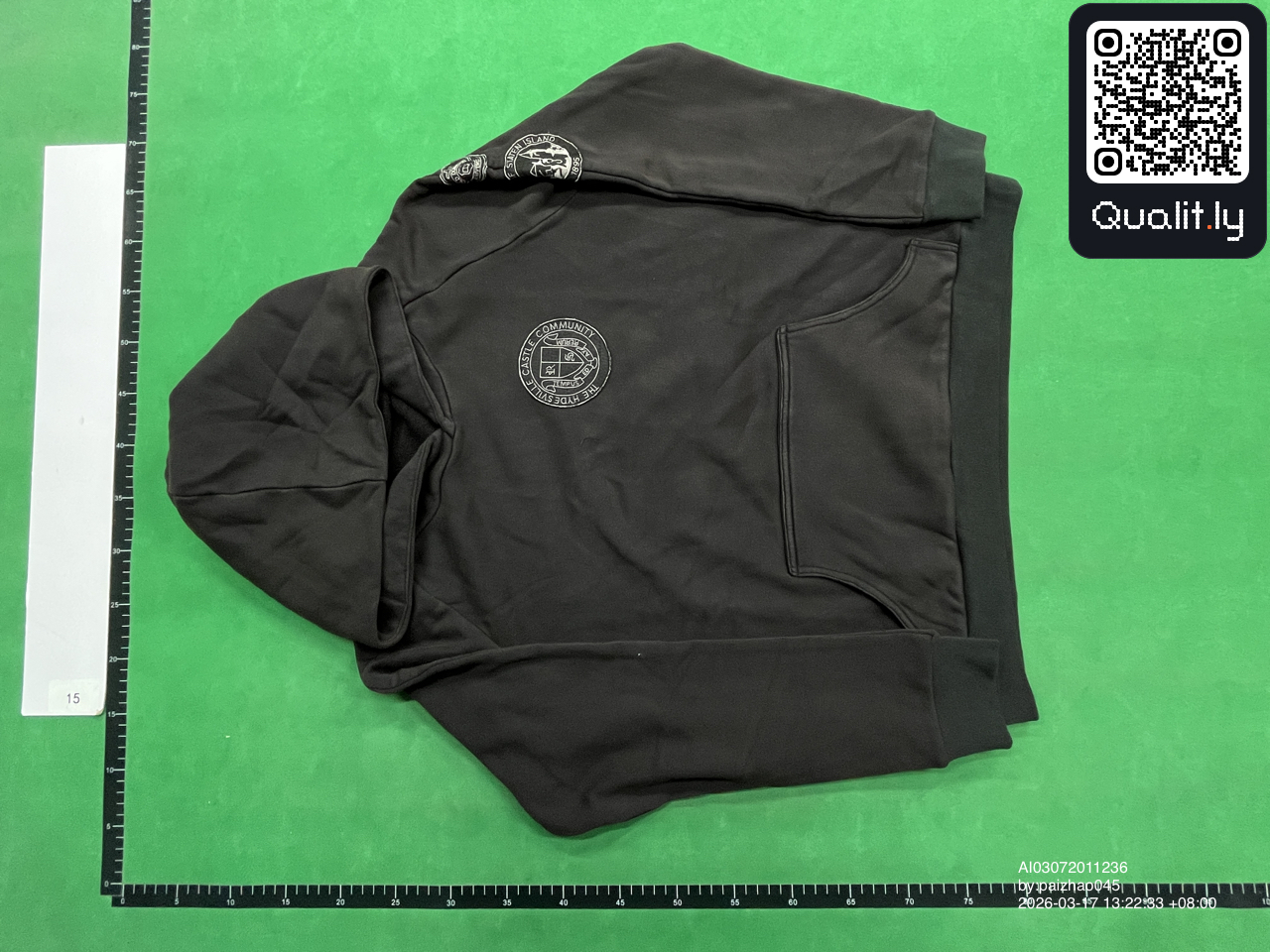 Hoodie — QC-Foto 3 von 22