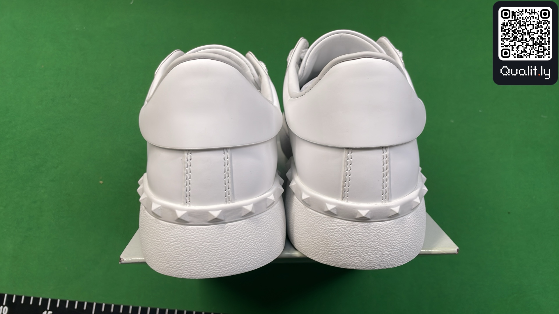 Sneakers QC photo 3 of 6