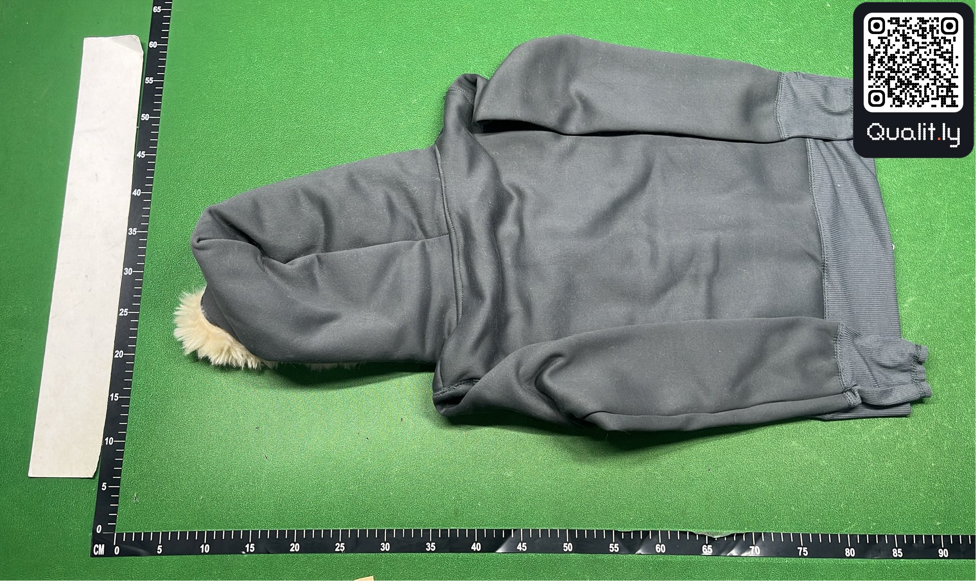 Camisola com capuz — foto QC 3 de 8