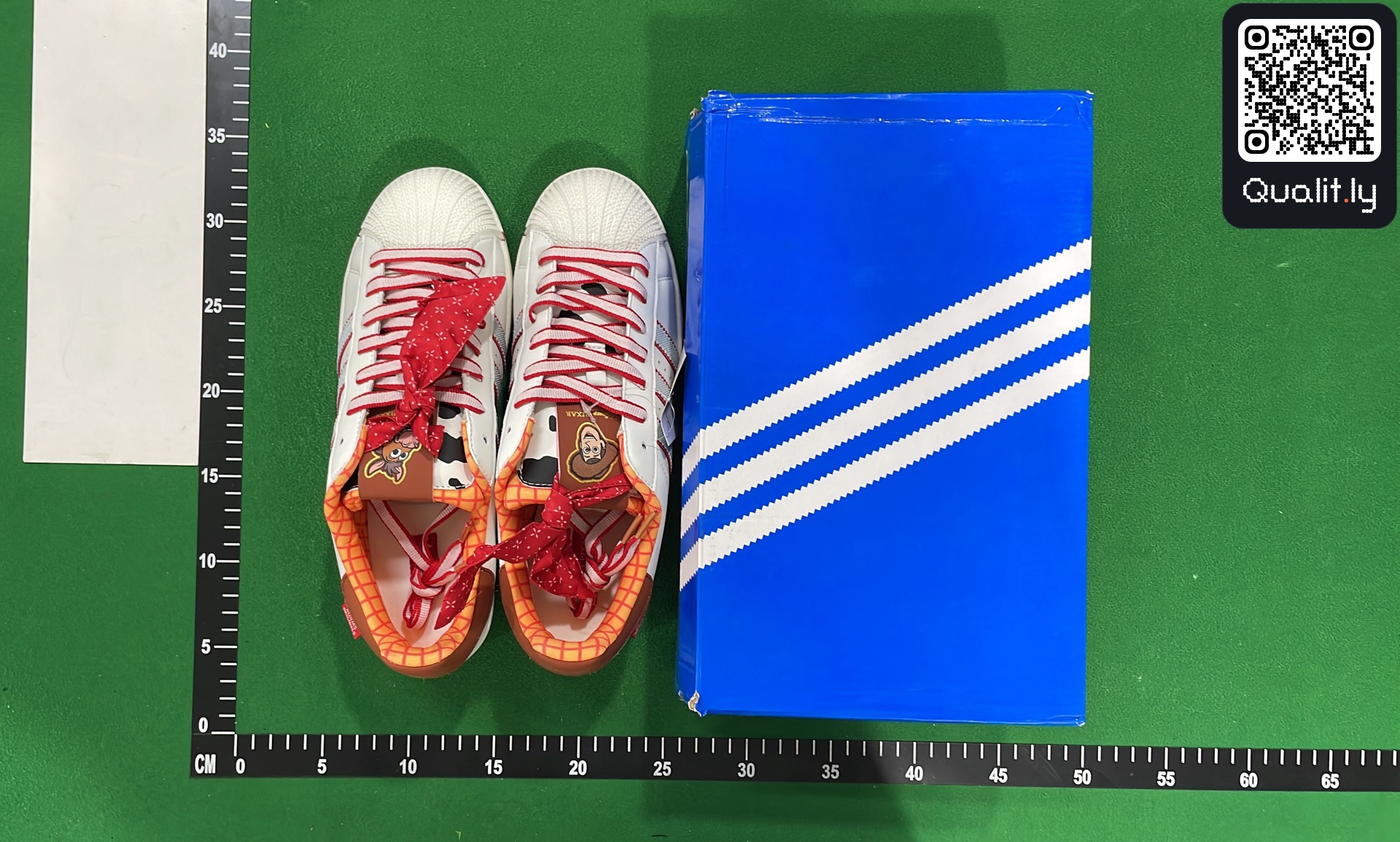 Sneaker — QC-Foto 1 von 6