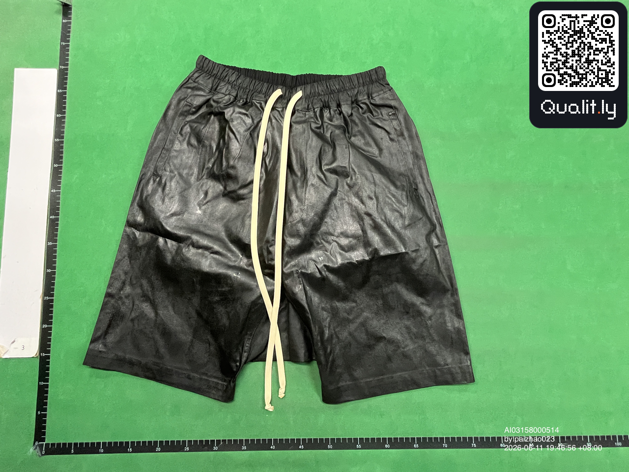 Pantaloncini — foto QC 3 di 4