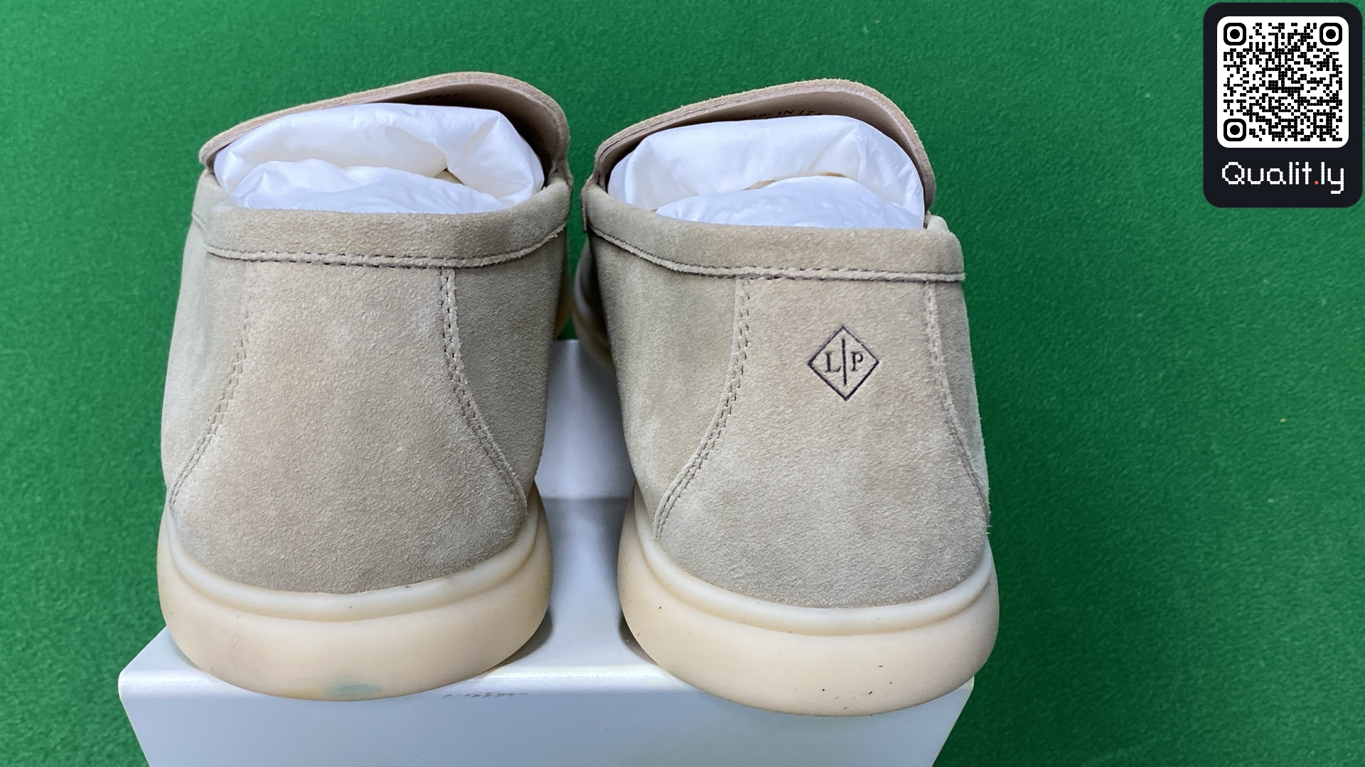 Sneakers — foto QC 3 di 96