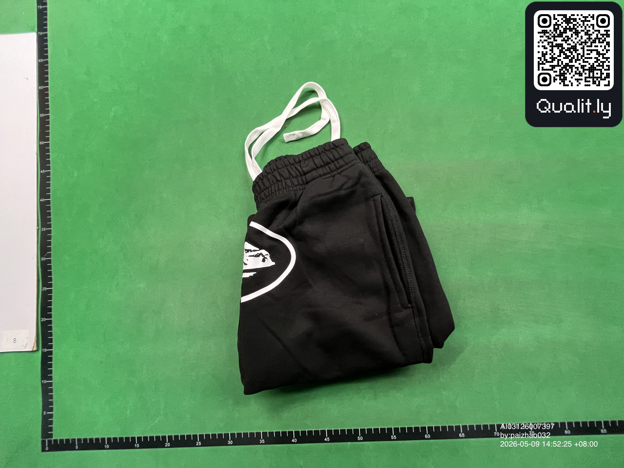 Shorts QC photo 1 of 42