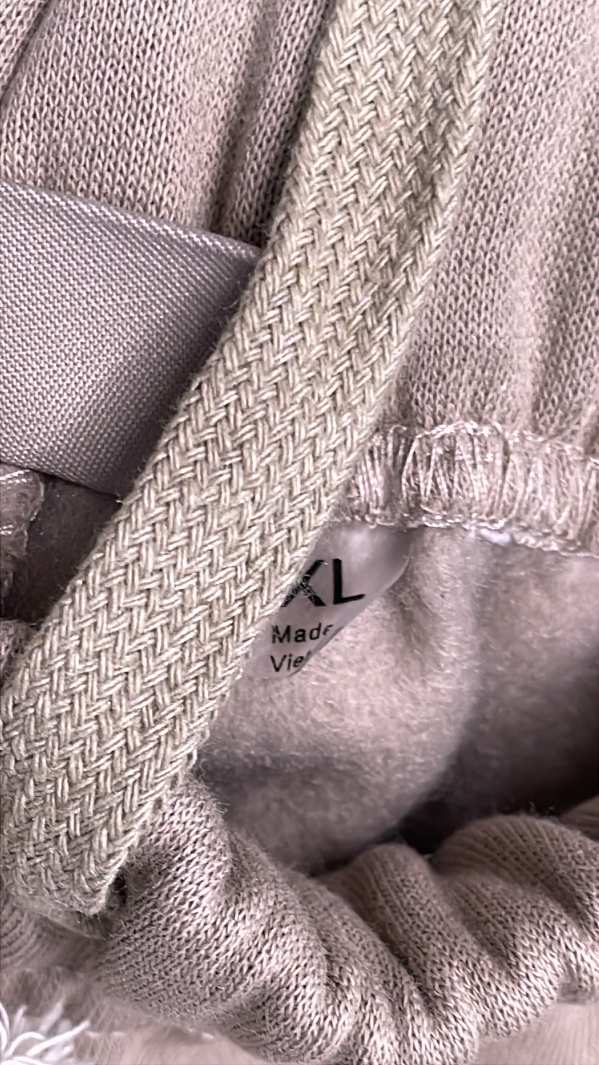 Sweat — photo QC 1 sur 32