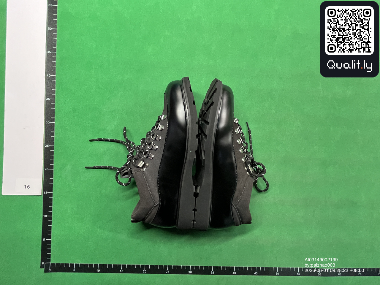 Sneakers — QC-foto 2 av 6