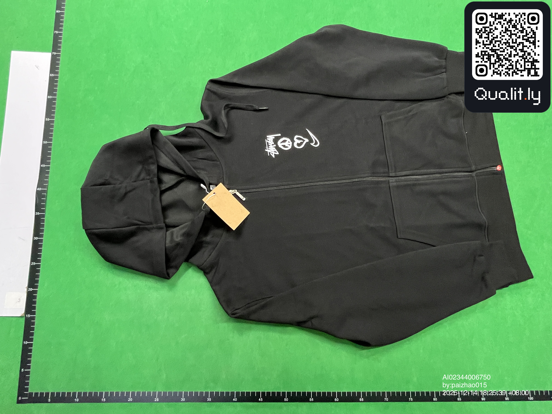 Hoodie QC photo 3 of 8
