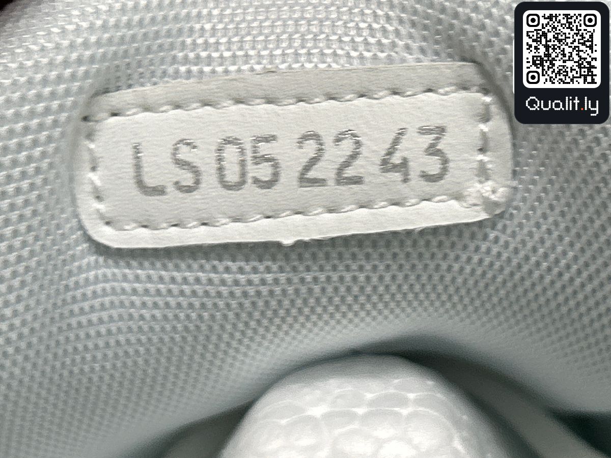 Sneaker — QC-Foto 1 von 14