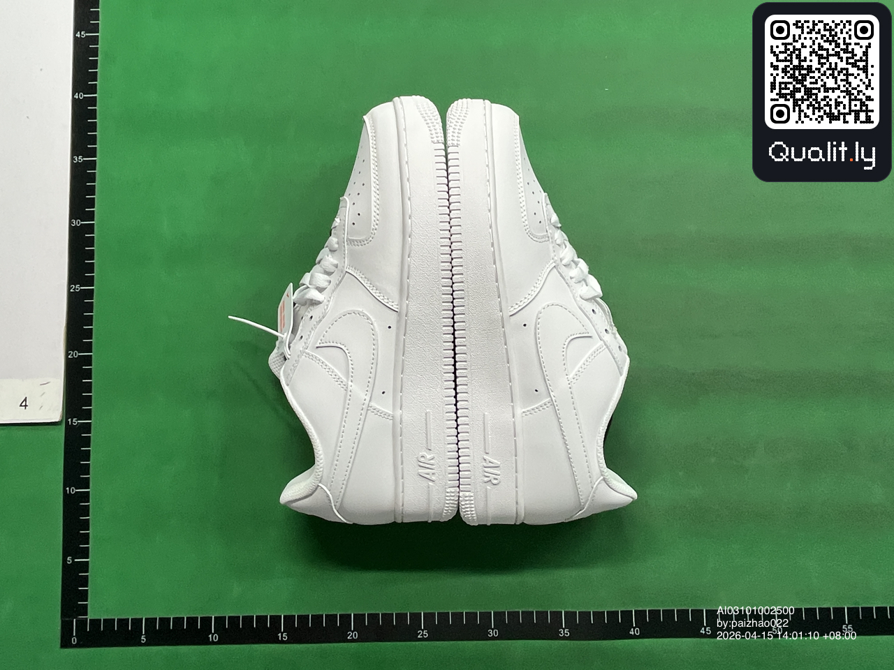 Sneakers QC photo 2 of 26