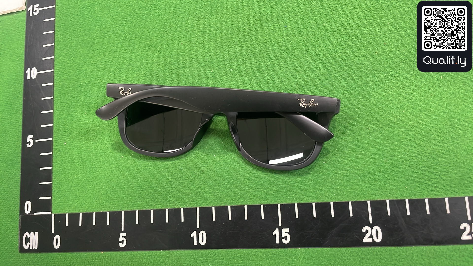 Sunglasses QC photo 2 of 38