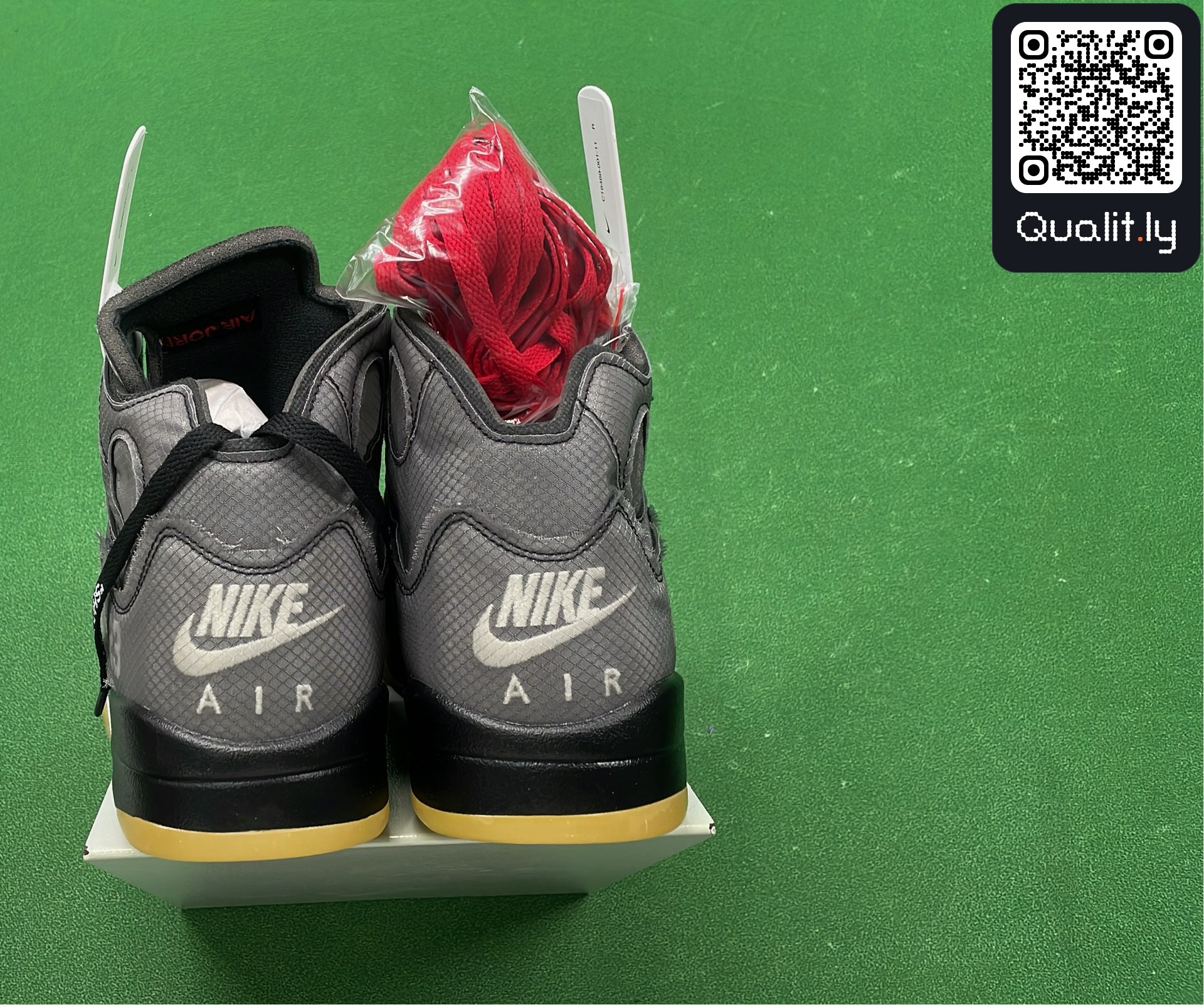 Sneakers QC photo 3 of 36