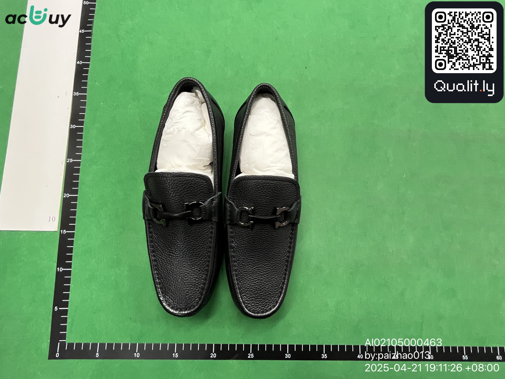 Sneakers QC photo 1 of 6