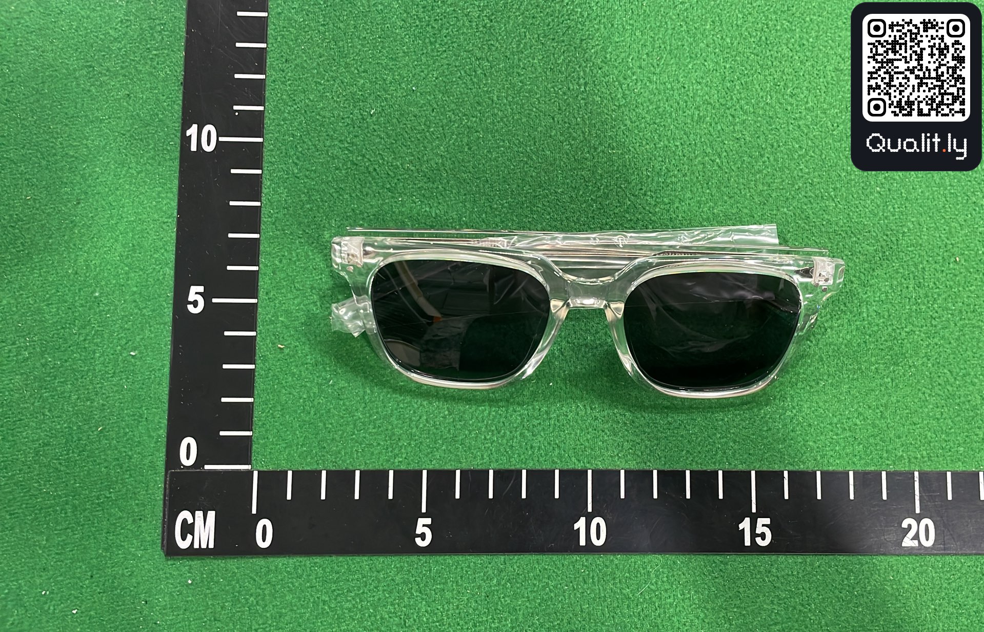 Sunglasses QC photo 1 of 19