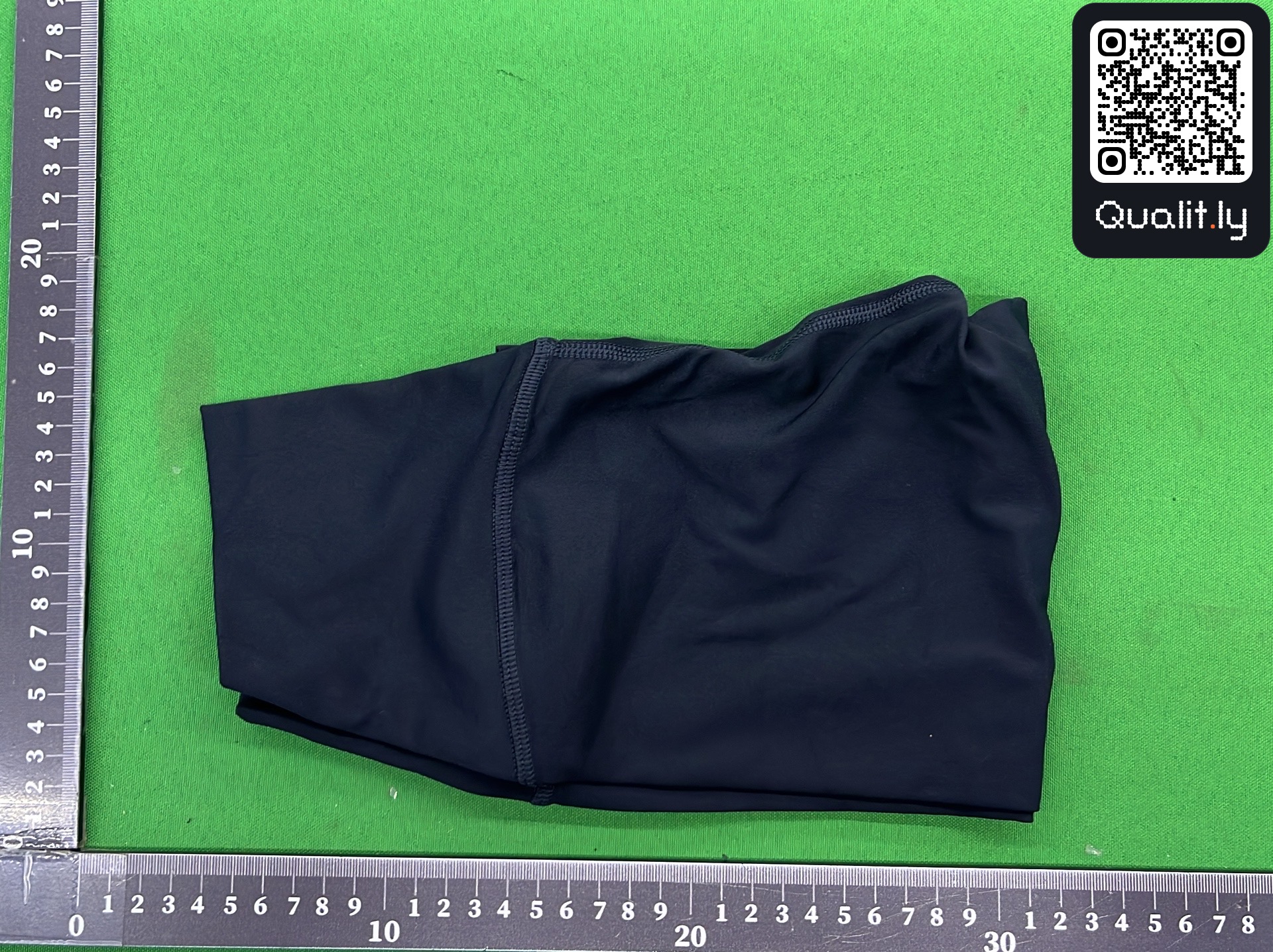 Pantaloncini — foto QC 2 di 4