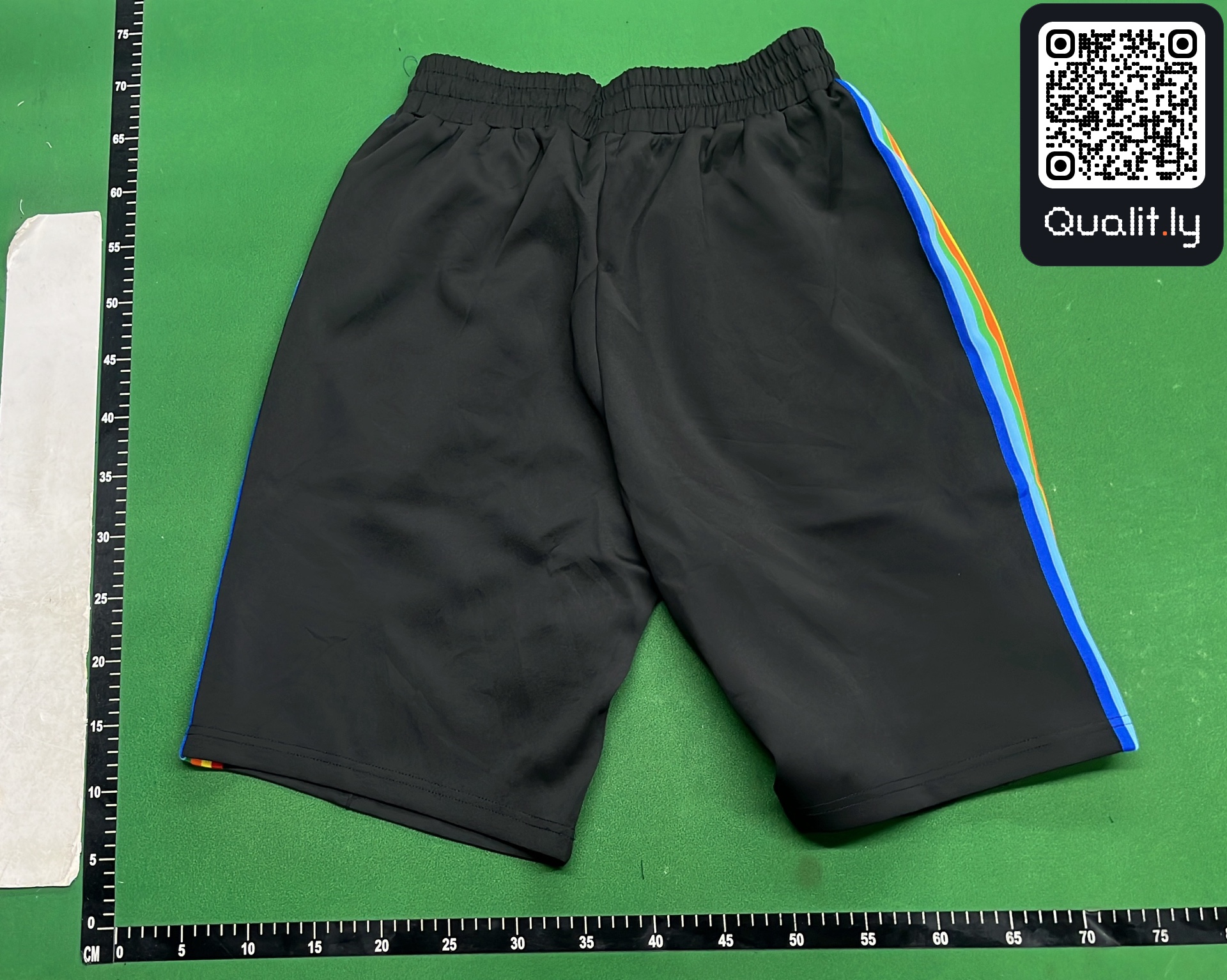 Short — photo QC 3 sur 8