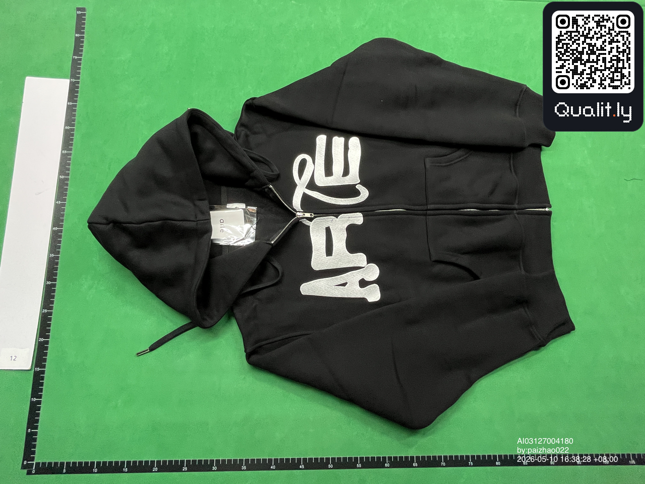 Sweater — QC-foto 3 van 10