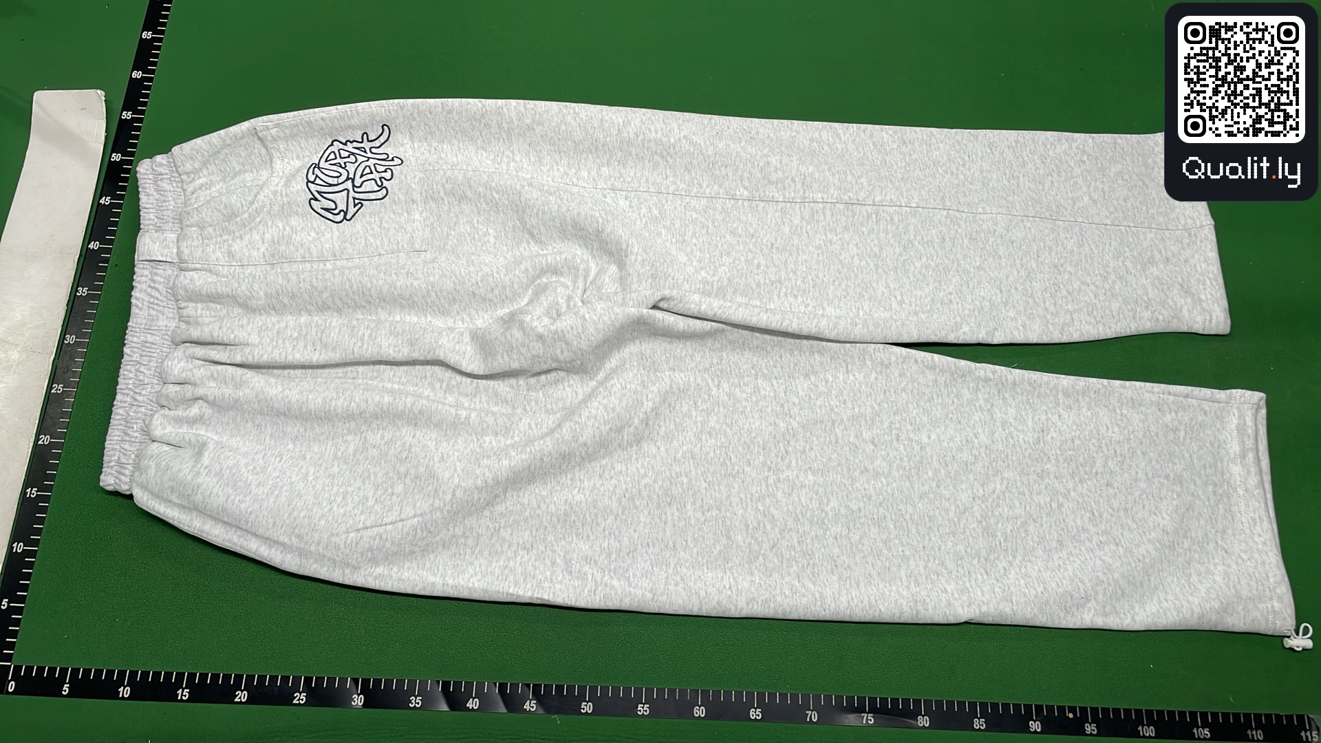 Hoodie — QC-foto 3 av 166