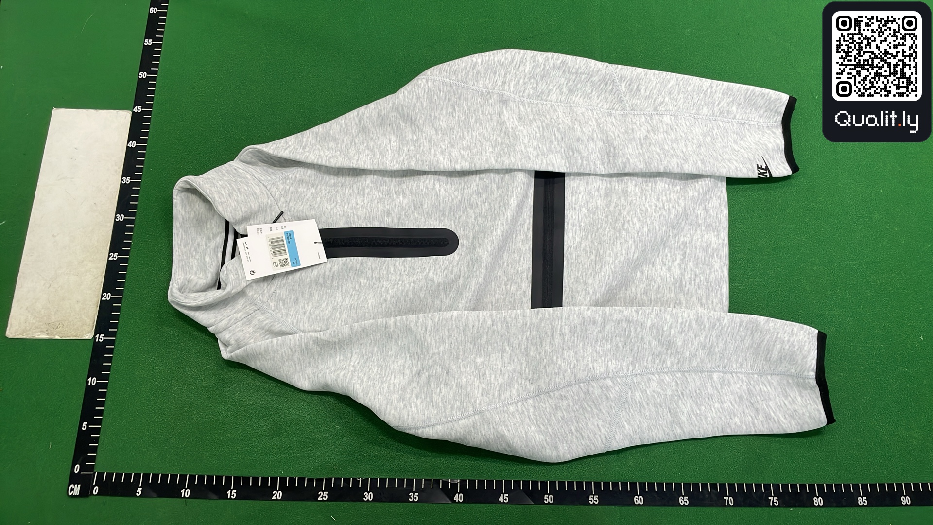 Sweatshirt QC photo 2 of 16