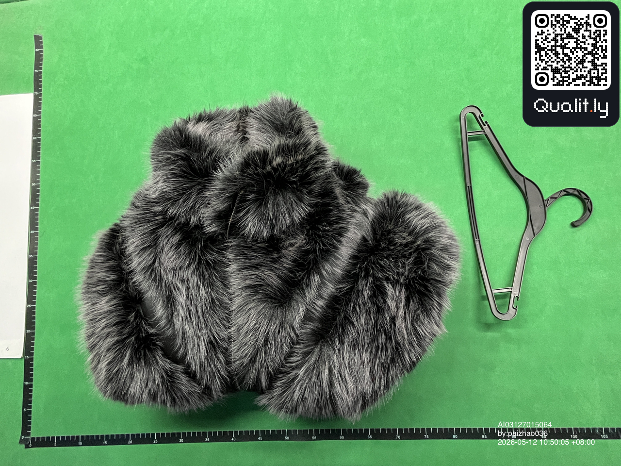 Veste — photo QC 1 sur 4