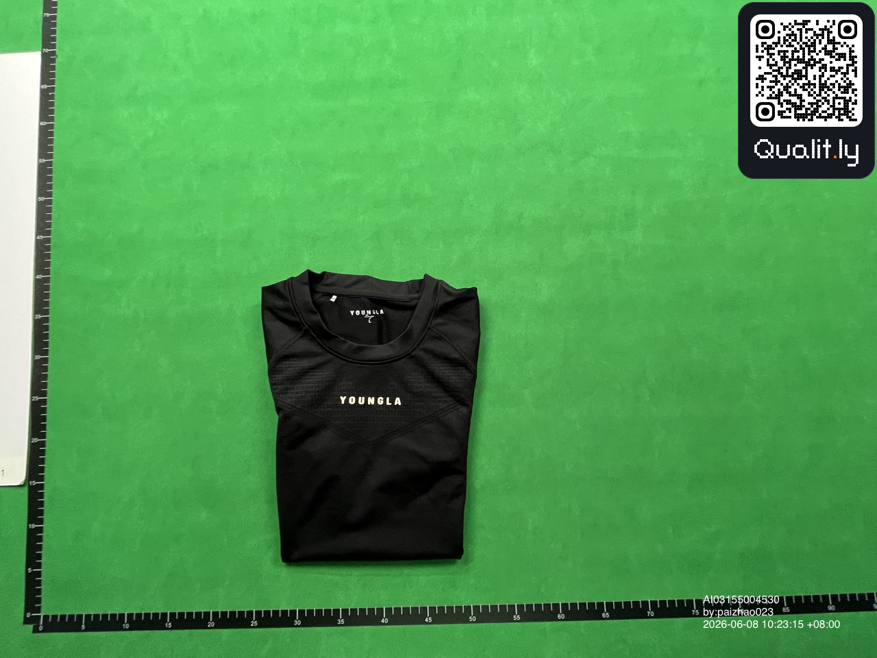 T-shirt — foto QC 1 di 8